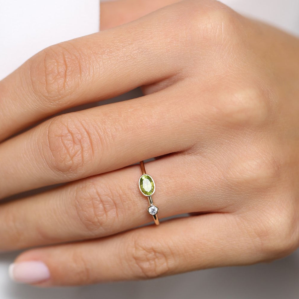OBFJ1771 - 14k Gold Oval Peridot and Diamond Ring 6