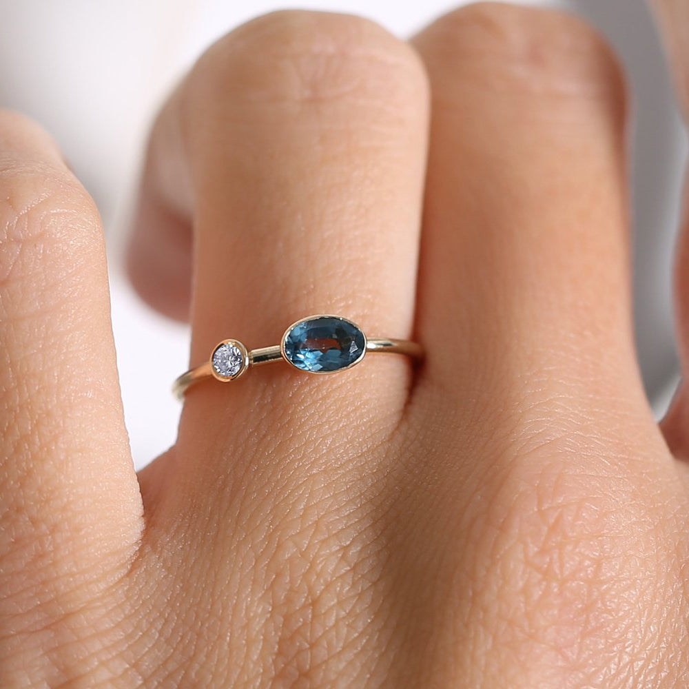 OBFJ1772 - 14k Gold Oval London Blue Topaz and Diamond Ring 2