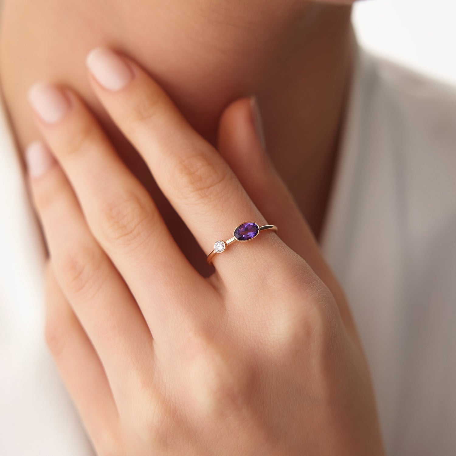 OBFJ2016 - 14K Gold Oval Shape Amethyst and Diamond Ring 2