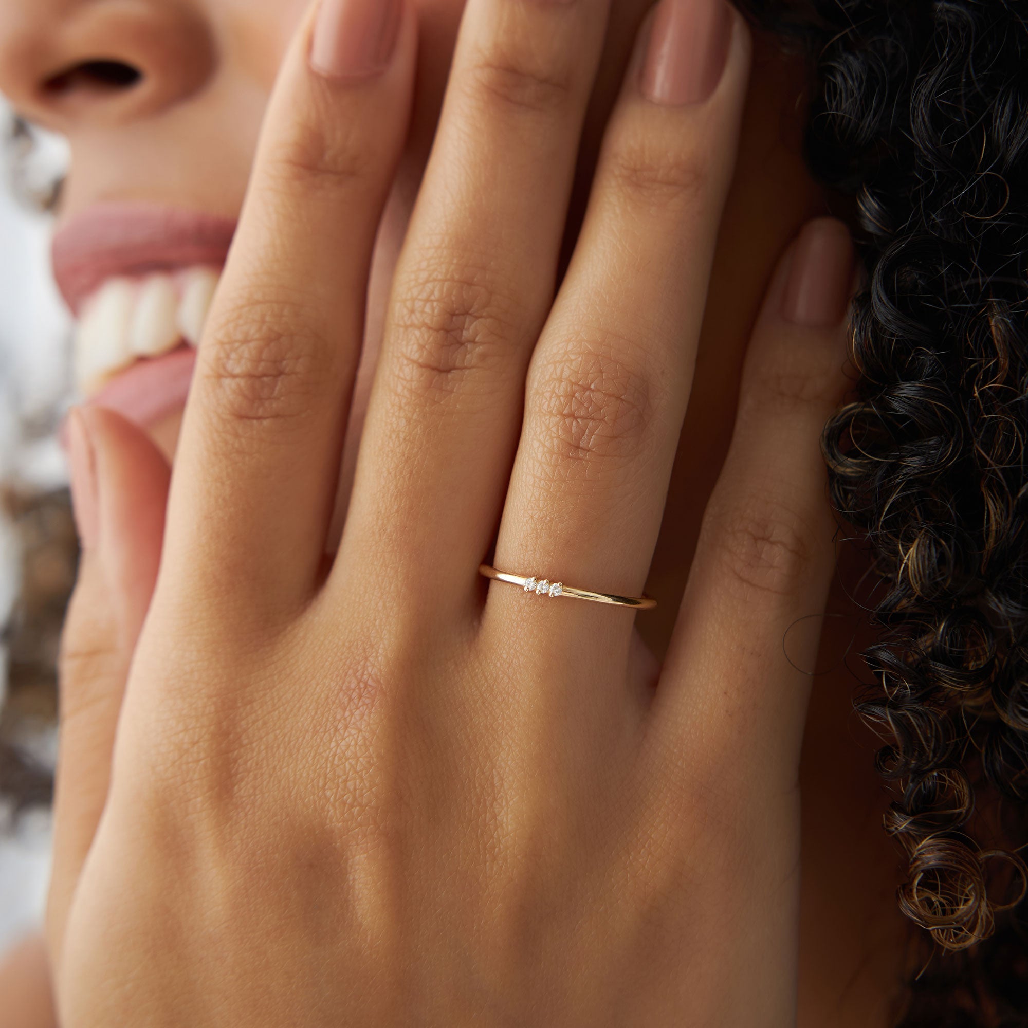 OBFJ1775 - 14K Gold 3 Stone Minimalist Diamond Ring 2