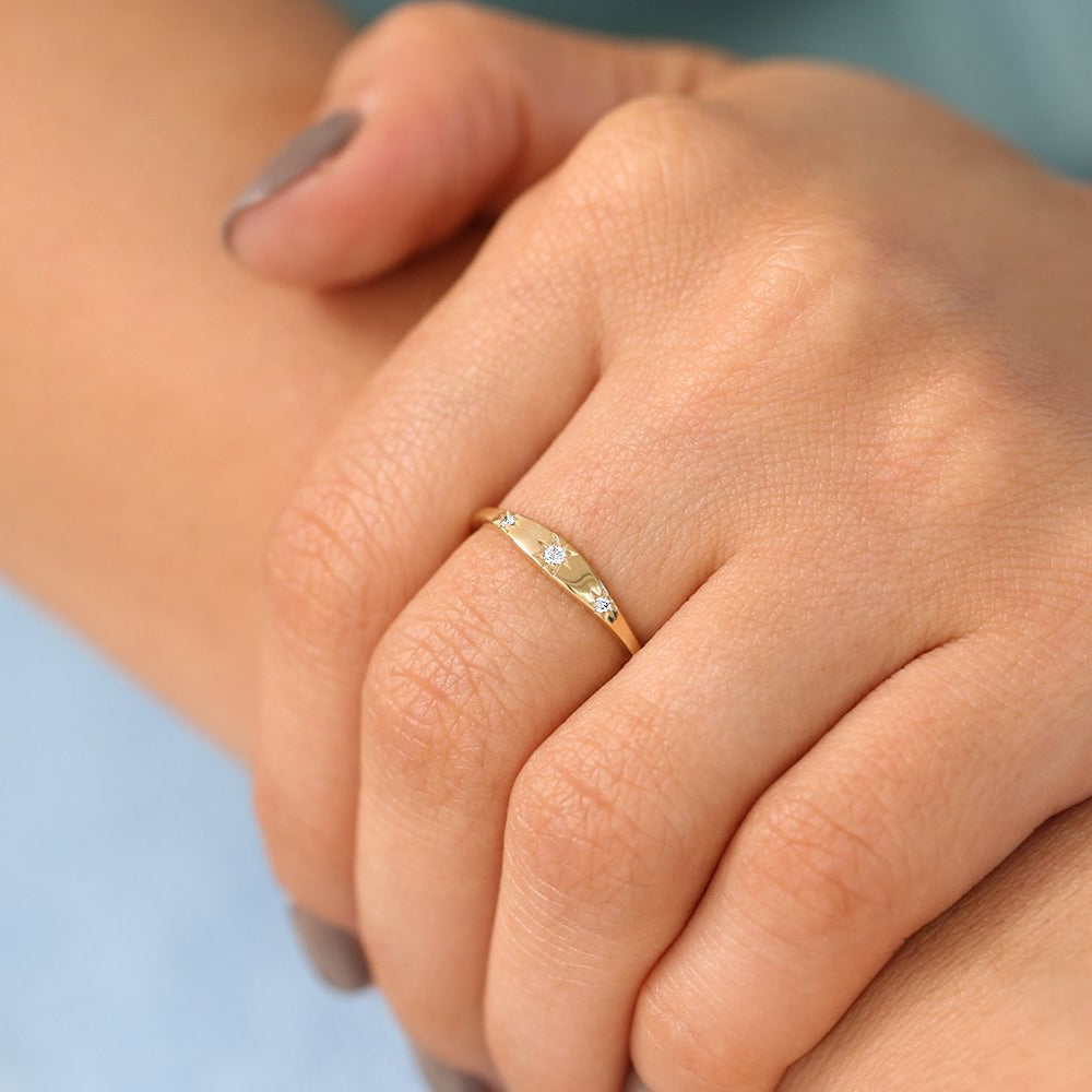 OBFJ1878 - 14K Gold Star Setting 3 Diamond Stacking Ring 4