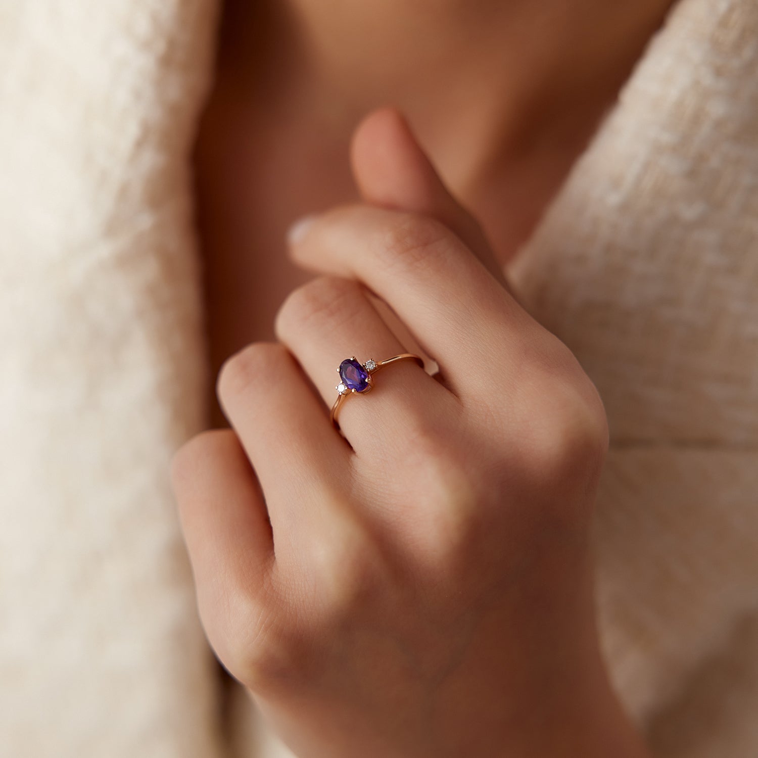 OBFJ2017 - 14K Gold Oval Shape Amethyst and Diamond 3 Stone Ring 2