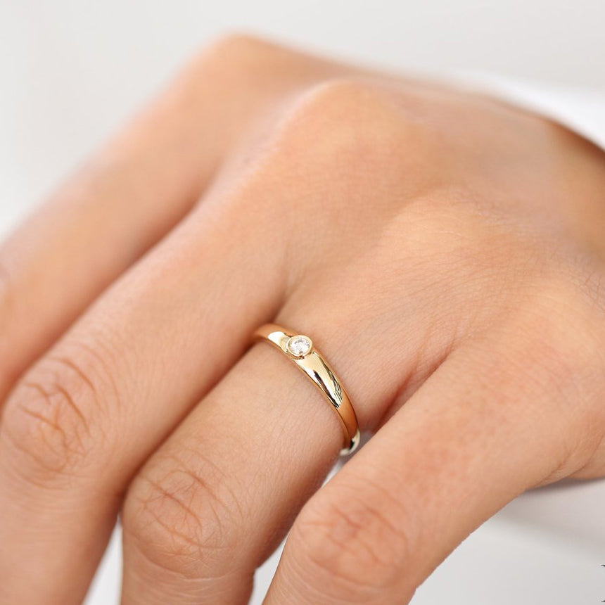 OBFJ1917 - 14k Dome Diamond Bezel Ring 3