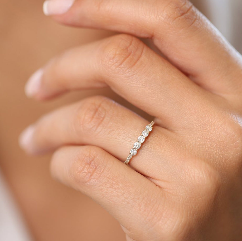 OBFJ1904 - 14K Gold 5 Stone Diamond Anniversary Ring 3