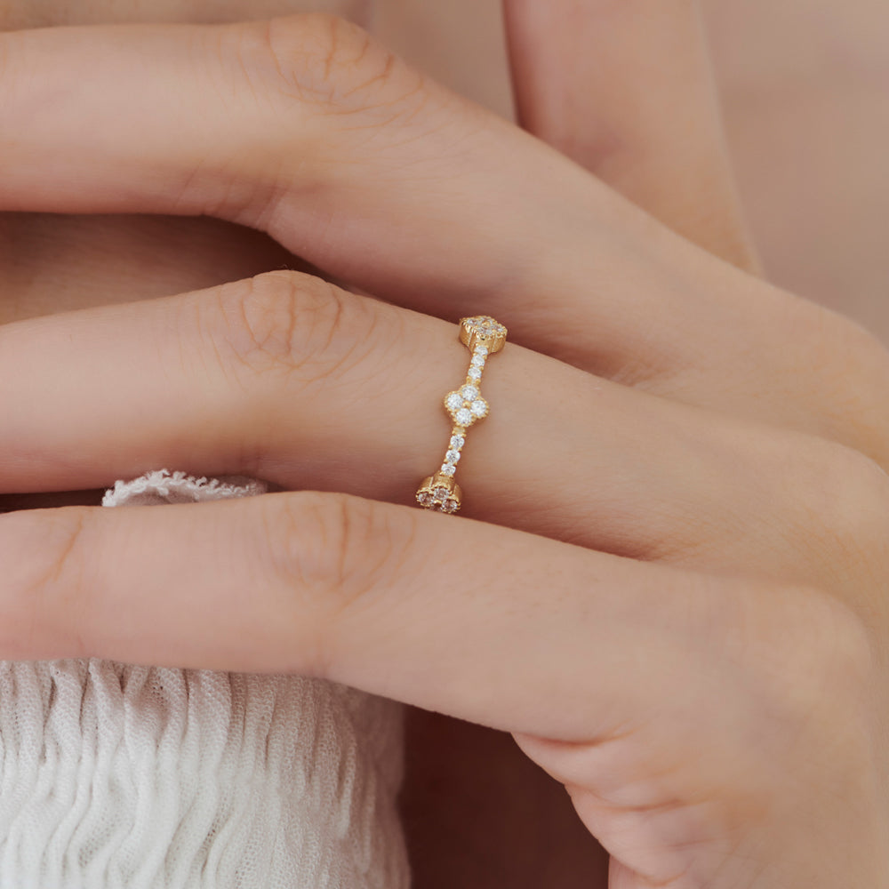 OBFJ1540 - 14k Full Eternity Clover Diamond Ring 5