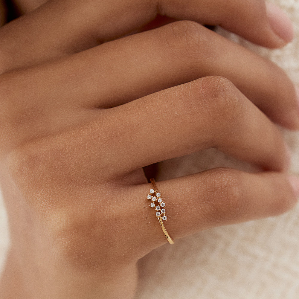OBFJ1504 - 14k Mini Cluster Diamond Ring 2