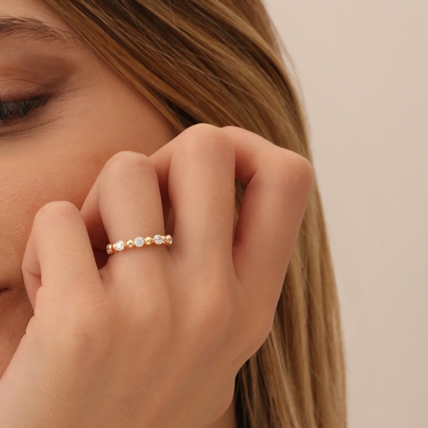 OBFJ1421 - 14k Alternating Beads & Bezel Setting Diamond Ring 2