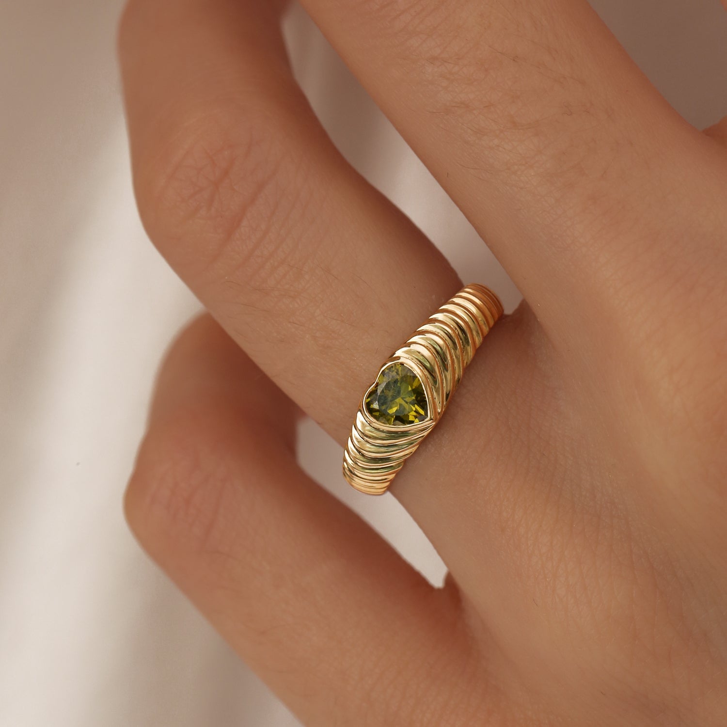 OBFJ1427 - 14k Heart Shape Peridot Beveled Ring 2