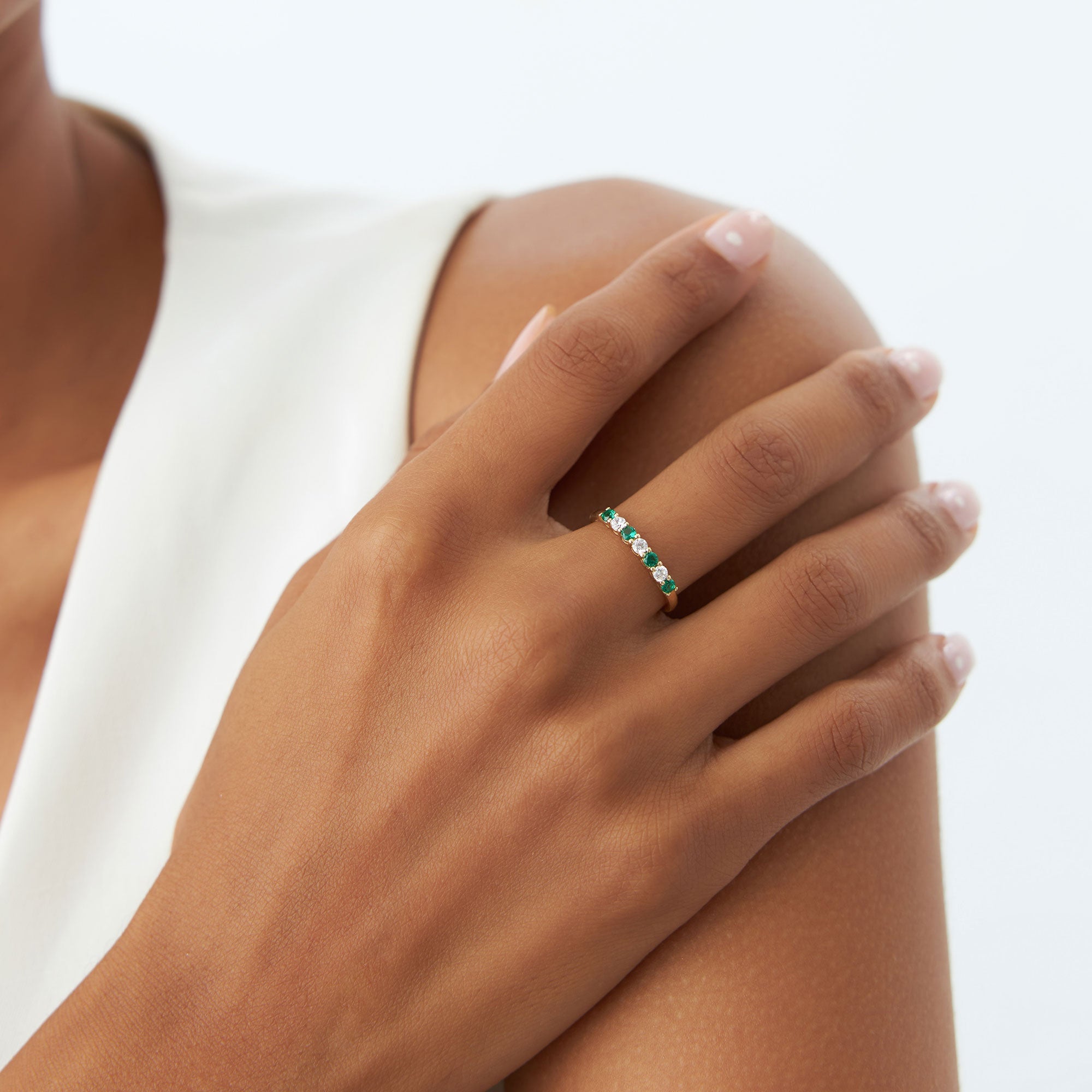 OBFJ1148 - 14k 7 Stone Basket Setting Diamond and Emerlad Wedding Ring 2