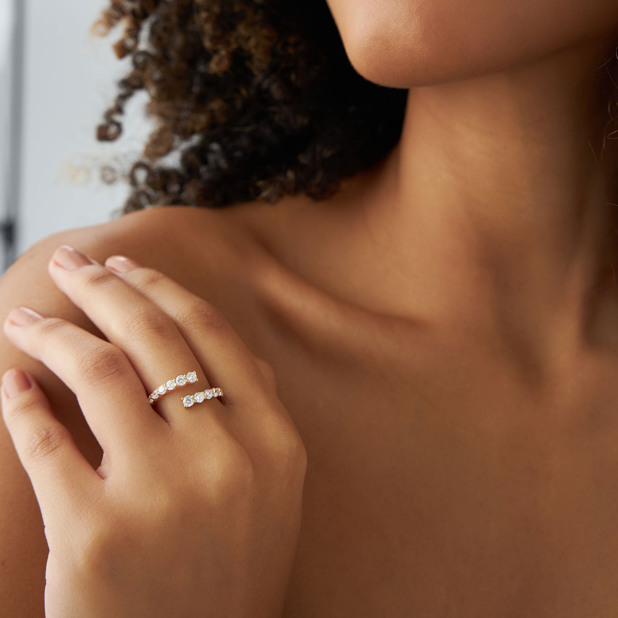 OBFJ1088 - 14k Cross Over Graduated Diamond Wrap Ring 6
