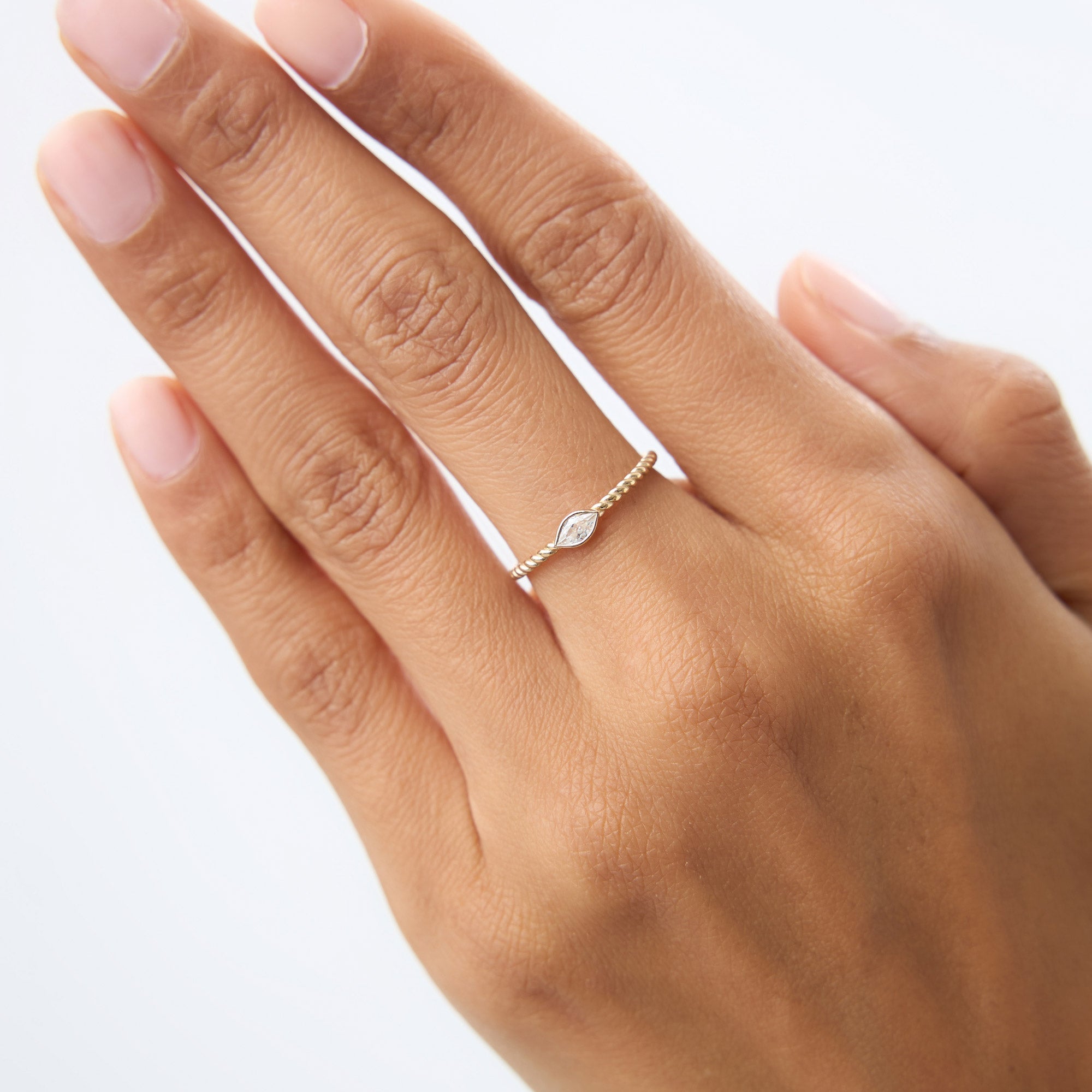 OBFJ0941 - 14kt Bezel Marquise Diamond Rope ring 2