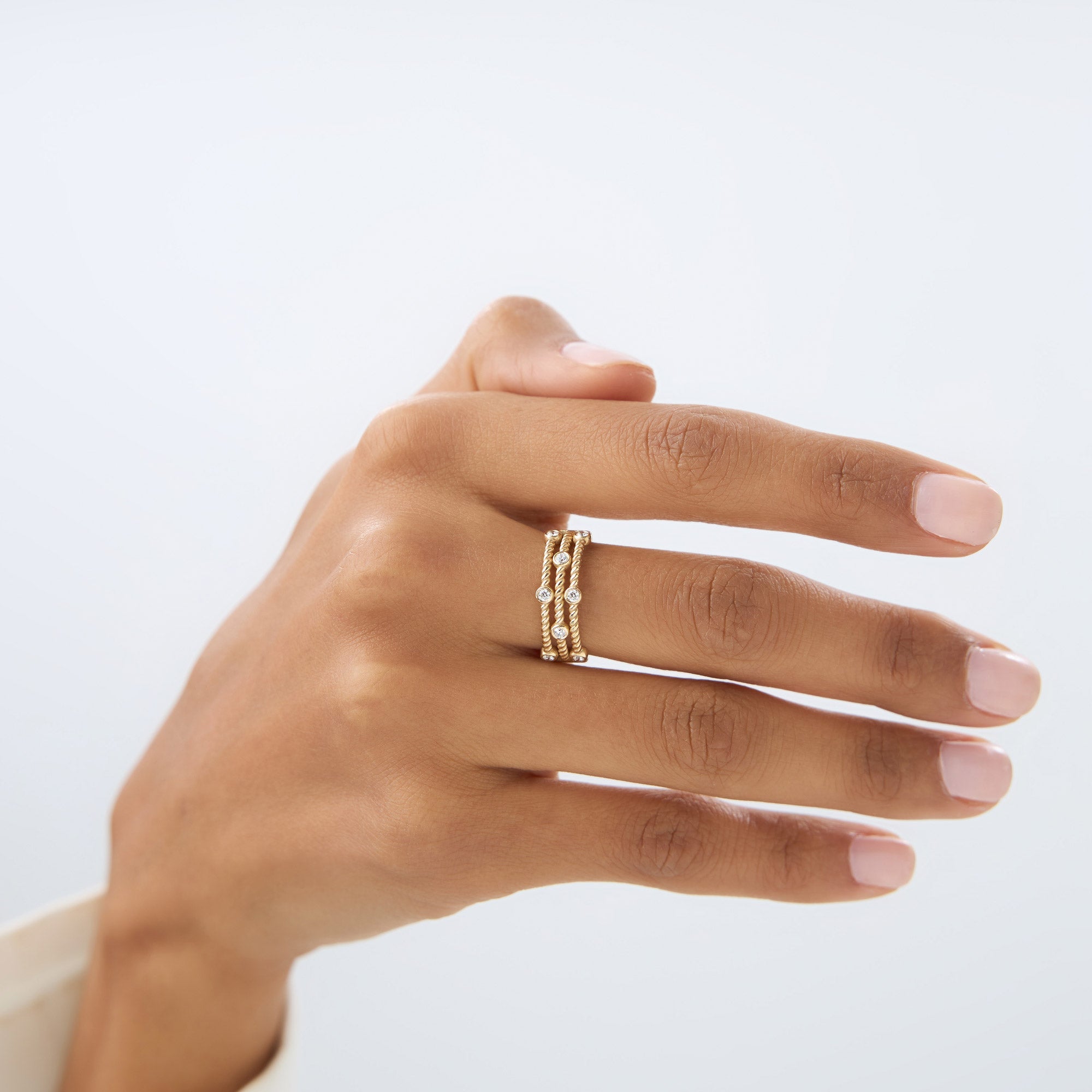 OBFJ0951 - 14K Gold Twisted Rope Triple Diamond Ring 8