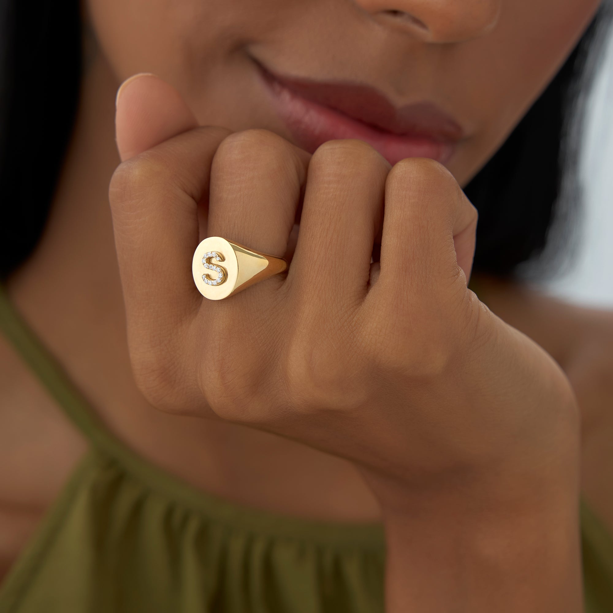 OBFJ0949 - 14K Diamond Letter Signet Ring 3