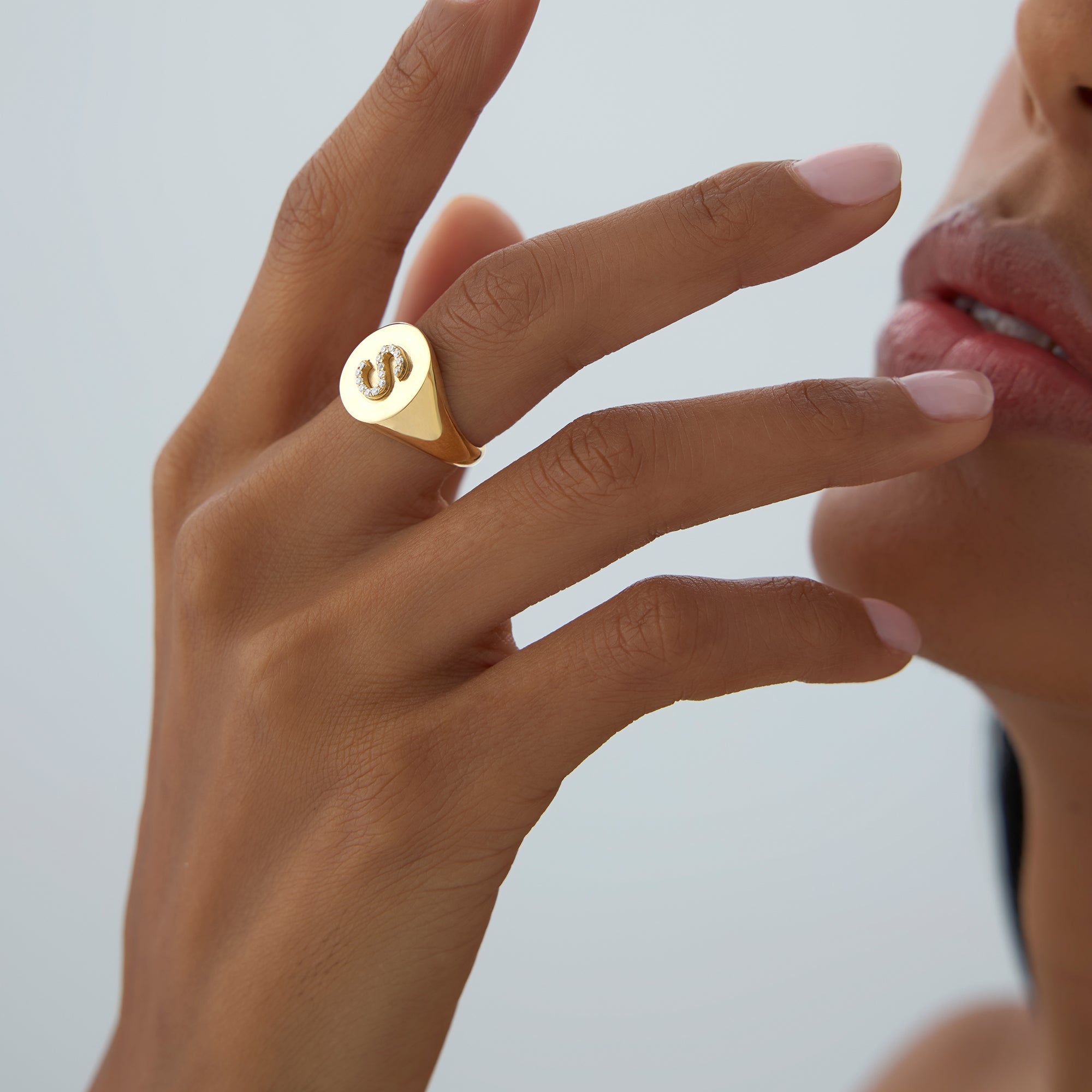 OBFJ0949 - 14K Diamond Letter Signet Ring 4