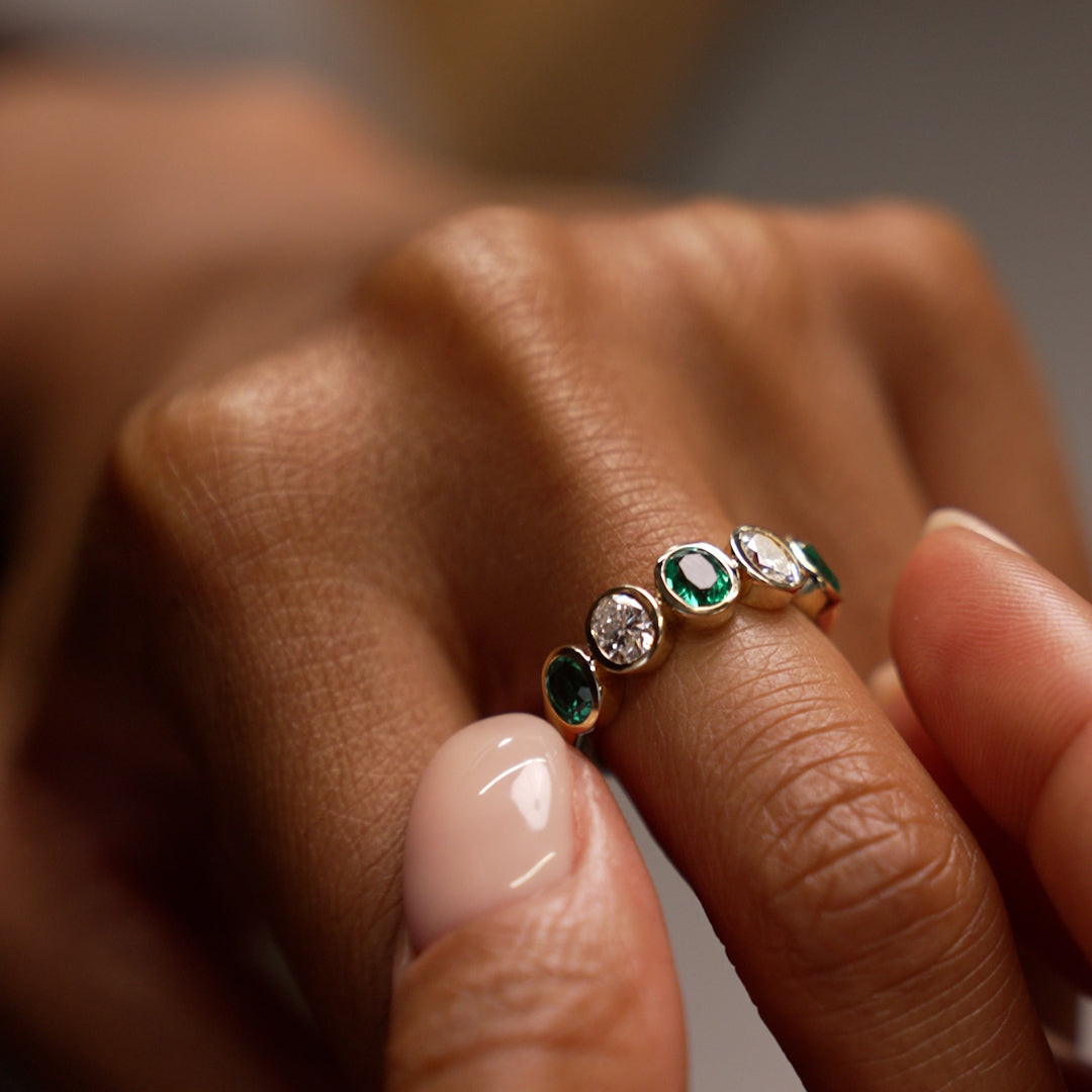OBFJ0077 - 14K Gold Lab Grown Round Diamond and Emerald Anniversary Band 5