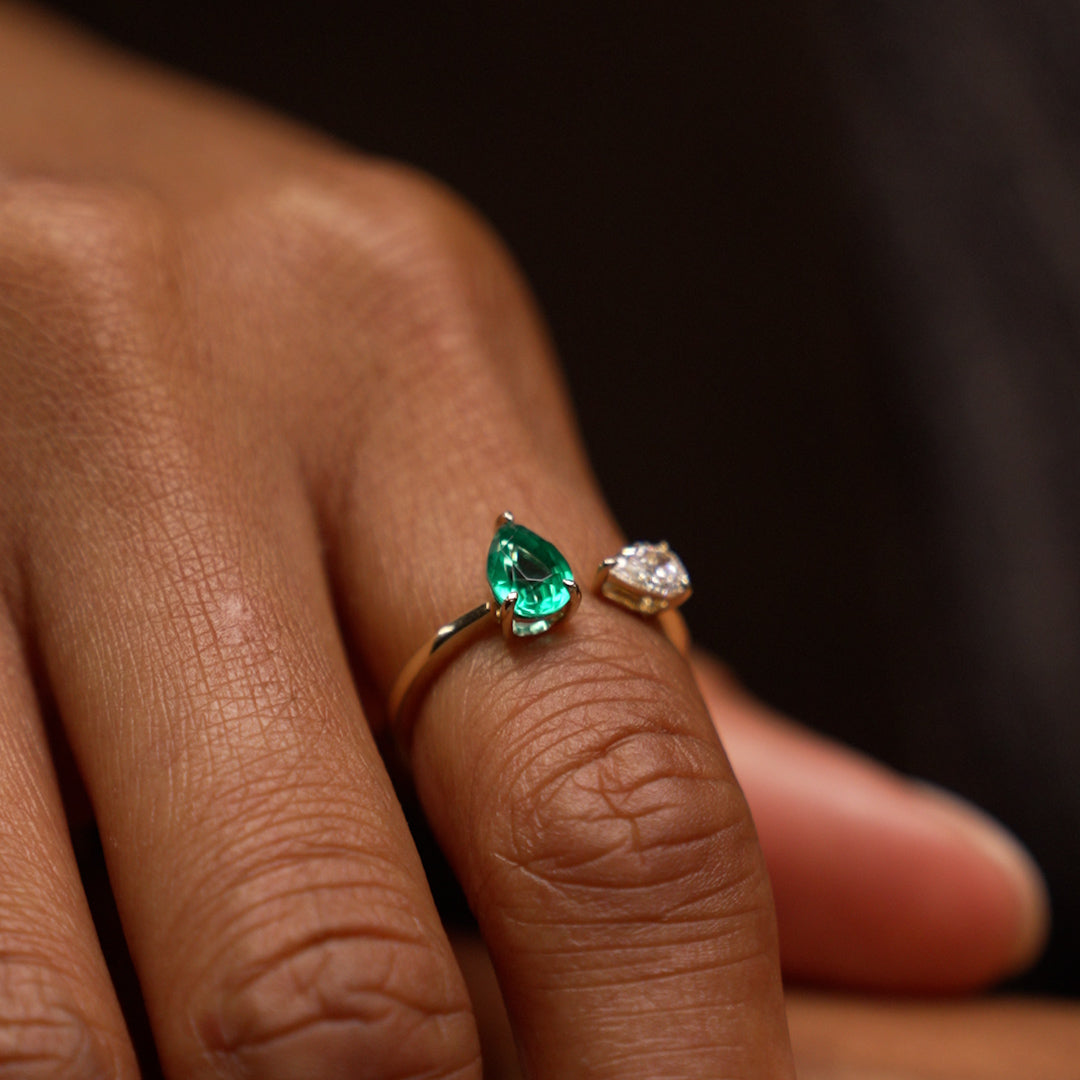 OBFJ0380 - 0.66 Ctw Lab Grown Diamond and Emerald Toi et Moi Ring - Evita 3