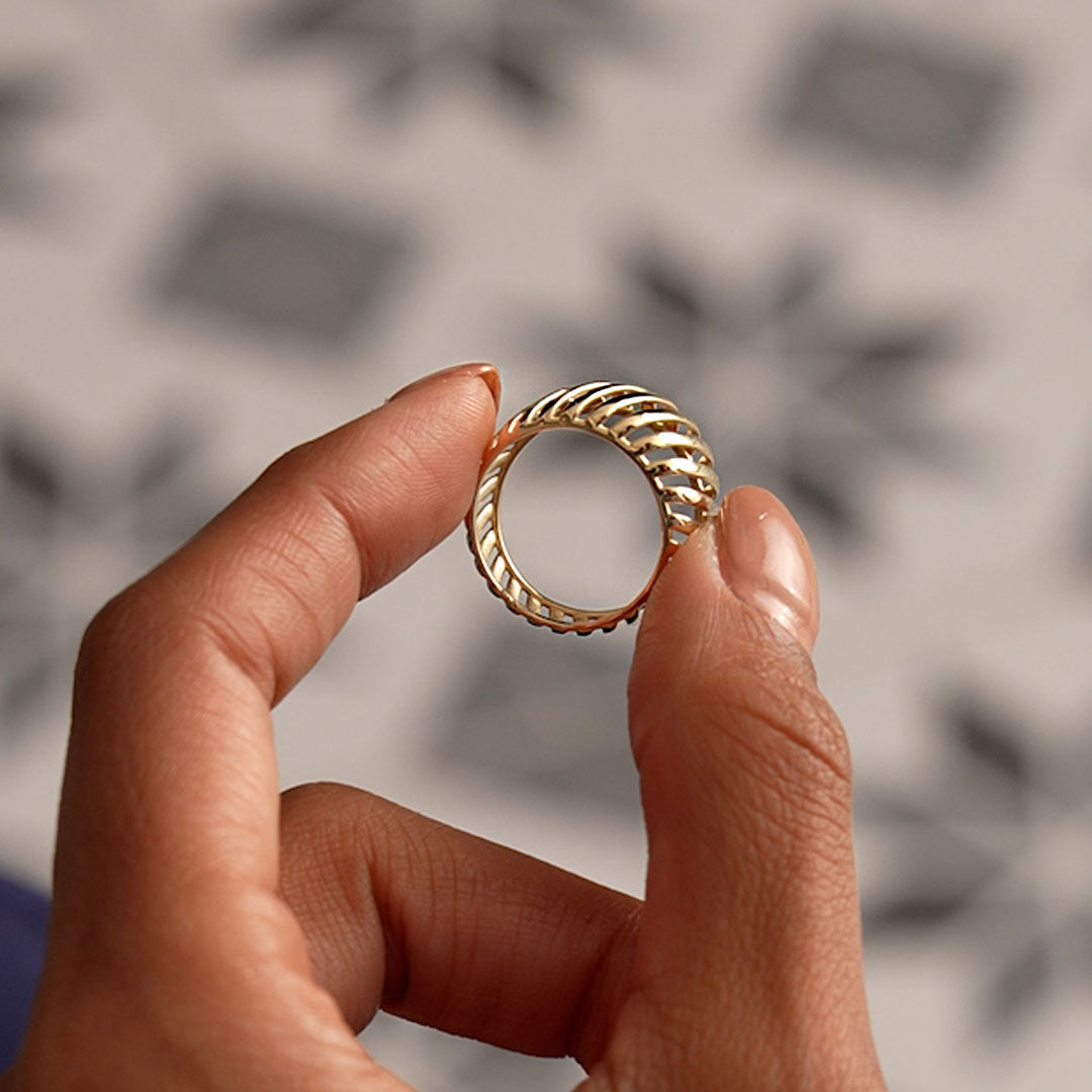 OBFJ0532 - 14k Gold Wide Cage Band Ring 6