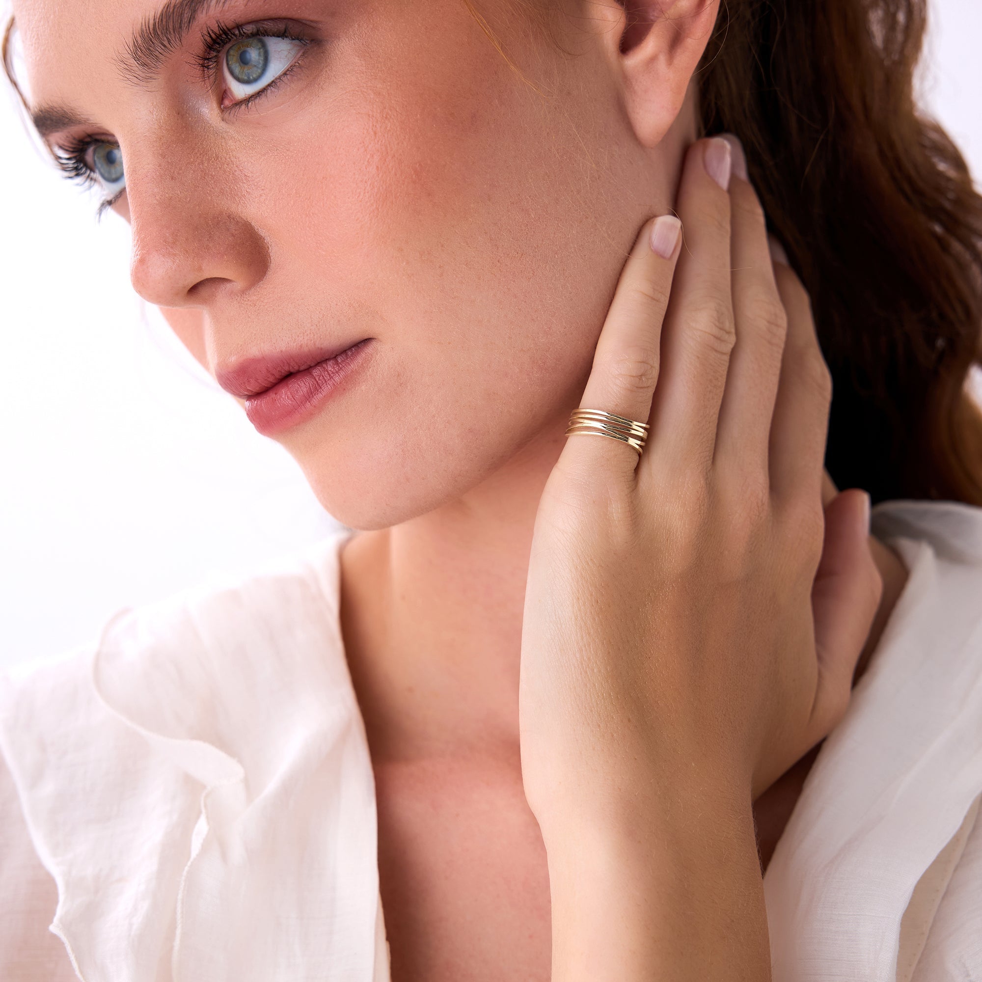 OBFJ0527 - 14k Multi-Intertwine Band Crossover Statement Ring 2