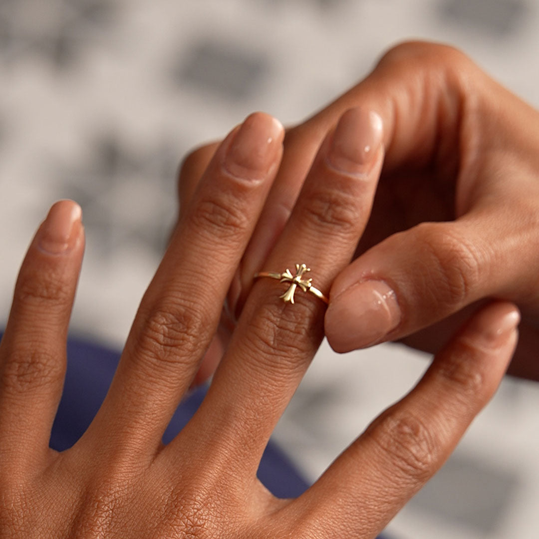 OBFJ0519 - 14K Cathedral Cross Band Ring 3