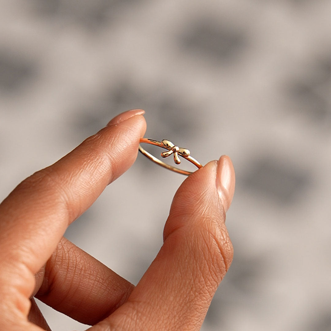 OBFJ0521 - 14k Plain Gold Balloon Bow Ring 7