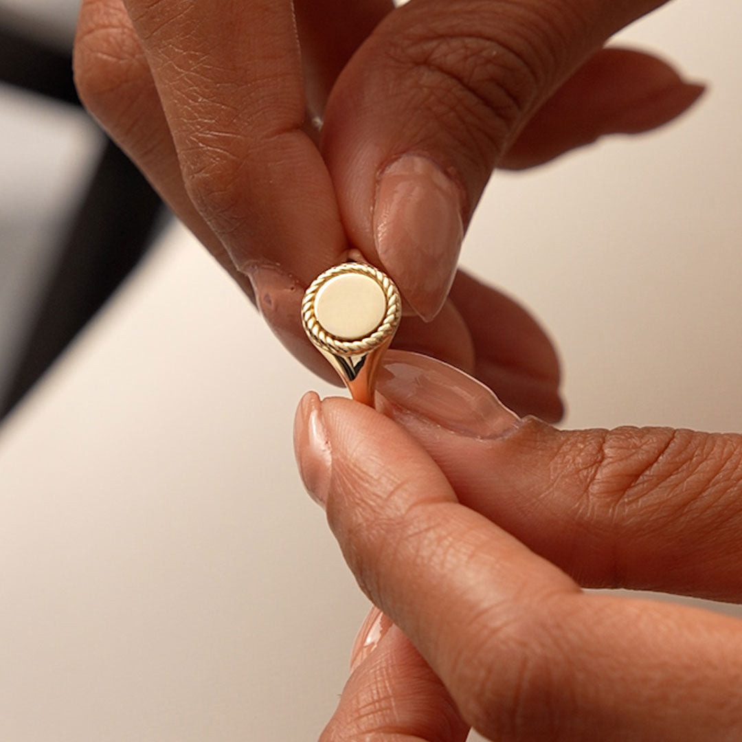 OBFJ0516 - 14K Rope Border Oval Signet Ring 4