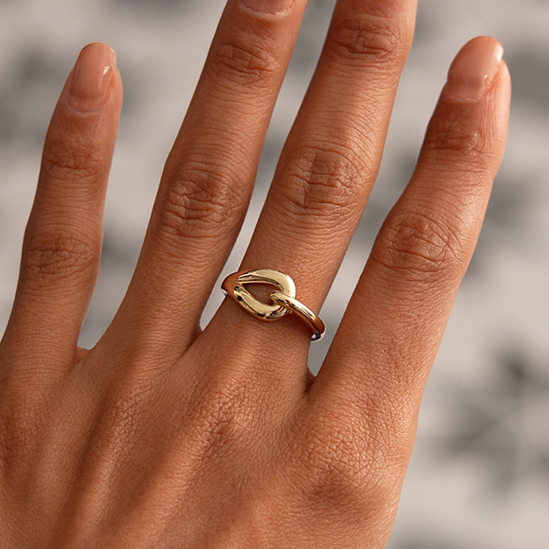 OBFJ0530 - 14k Gold Modern Knot Ring 2
