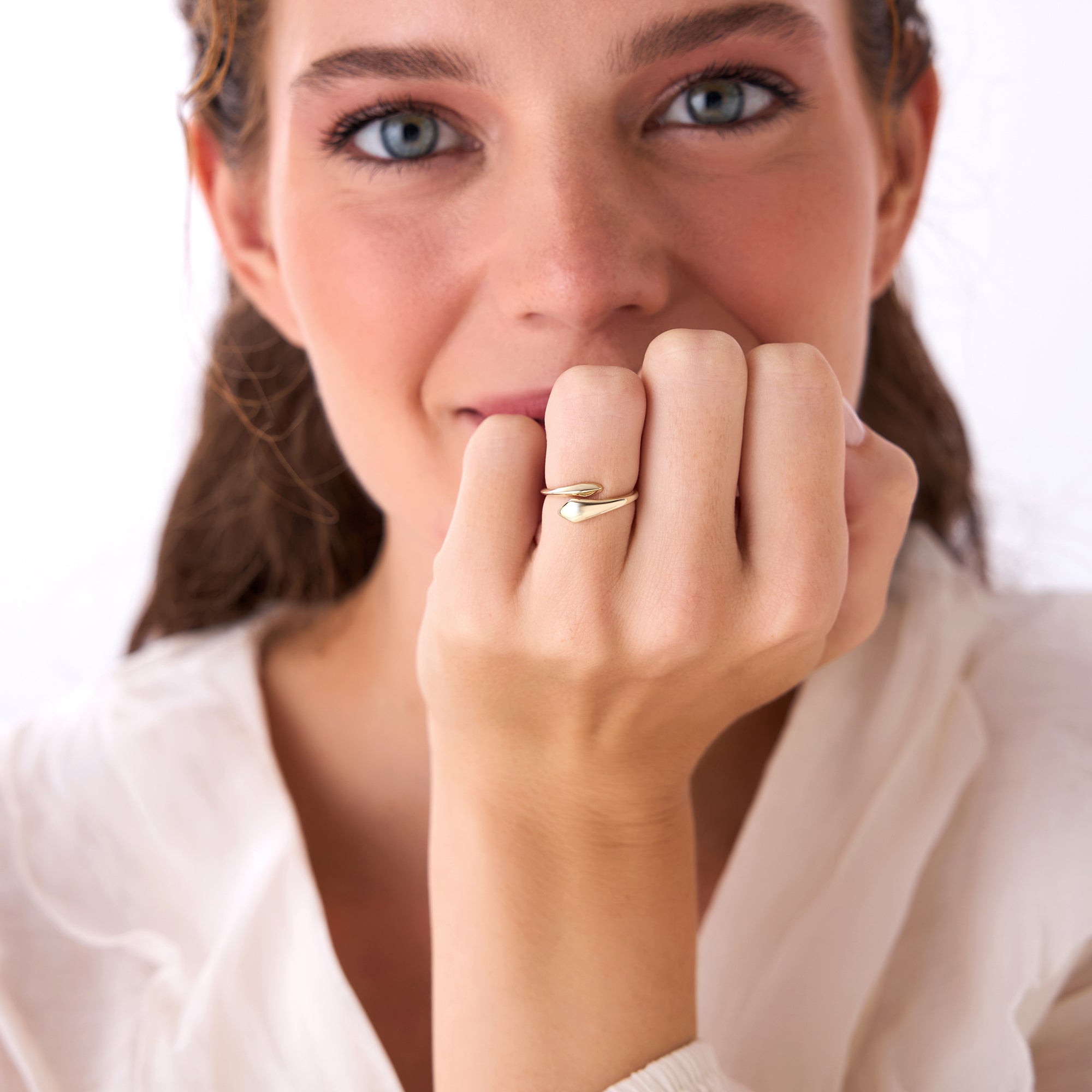 OBFJ0515 - 14K Gold Tapered Bypass Ring 4