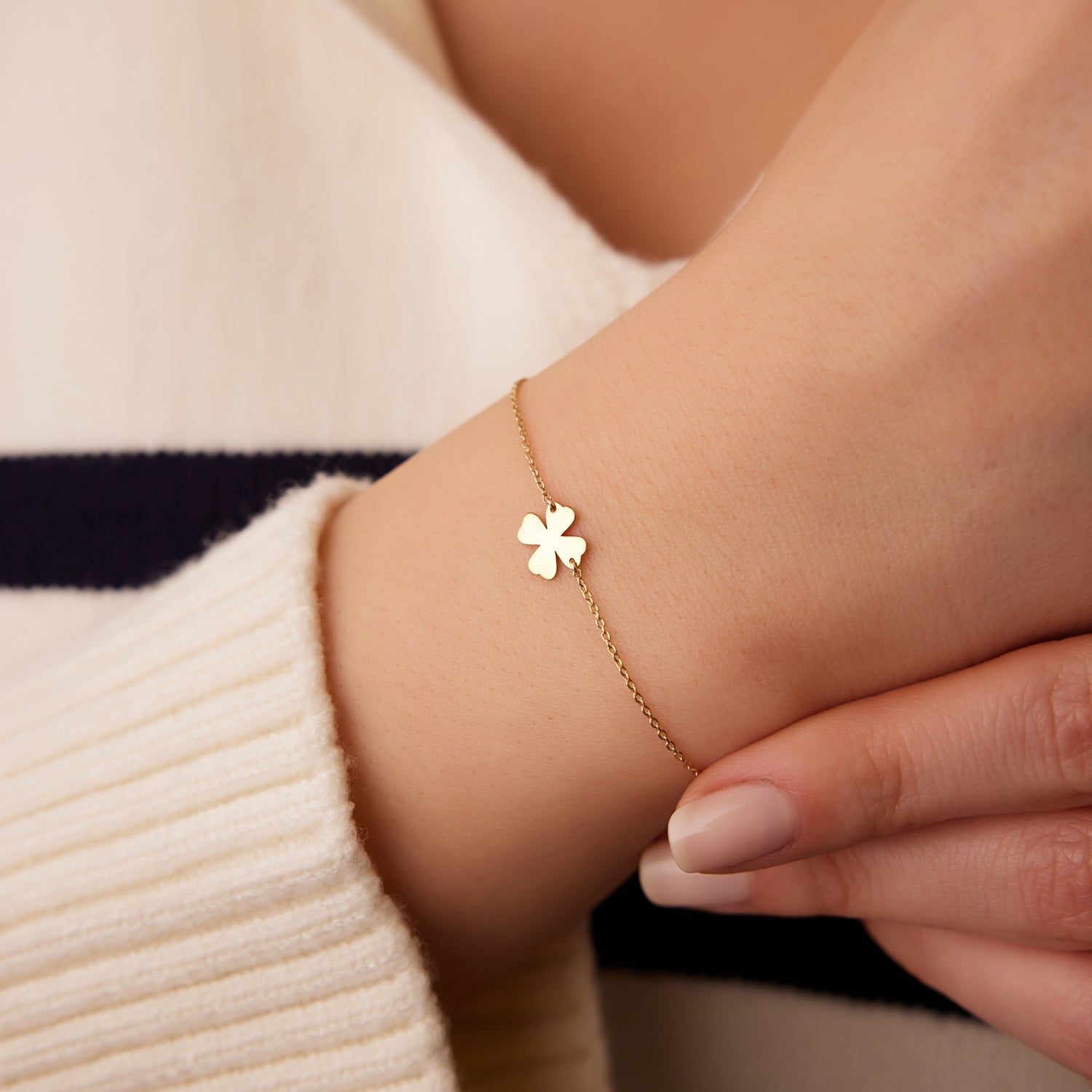 OBFJ1924 - Four Leaf Clover Charm Bracelet bracelets in selectable metal and diamond options - Roselle Jewelry view 2