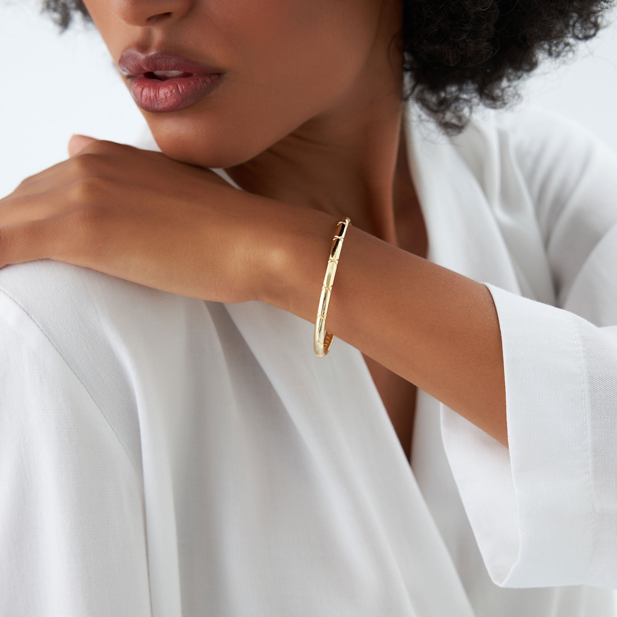 OBFJ1136 - 14K 4MM Dome X Cut Design Gold Bangle 3