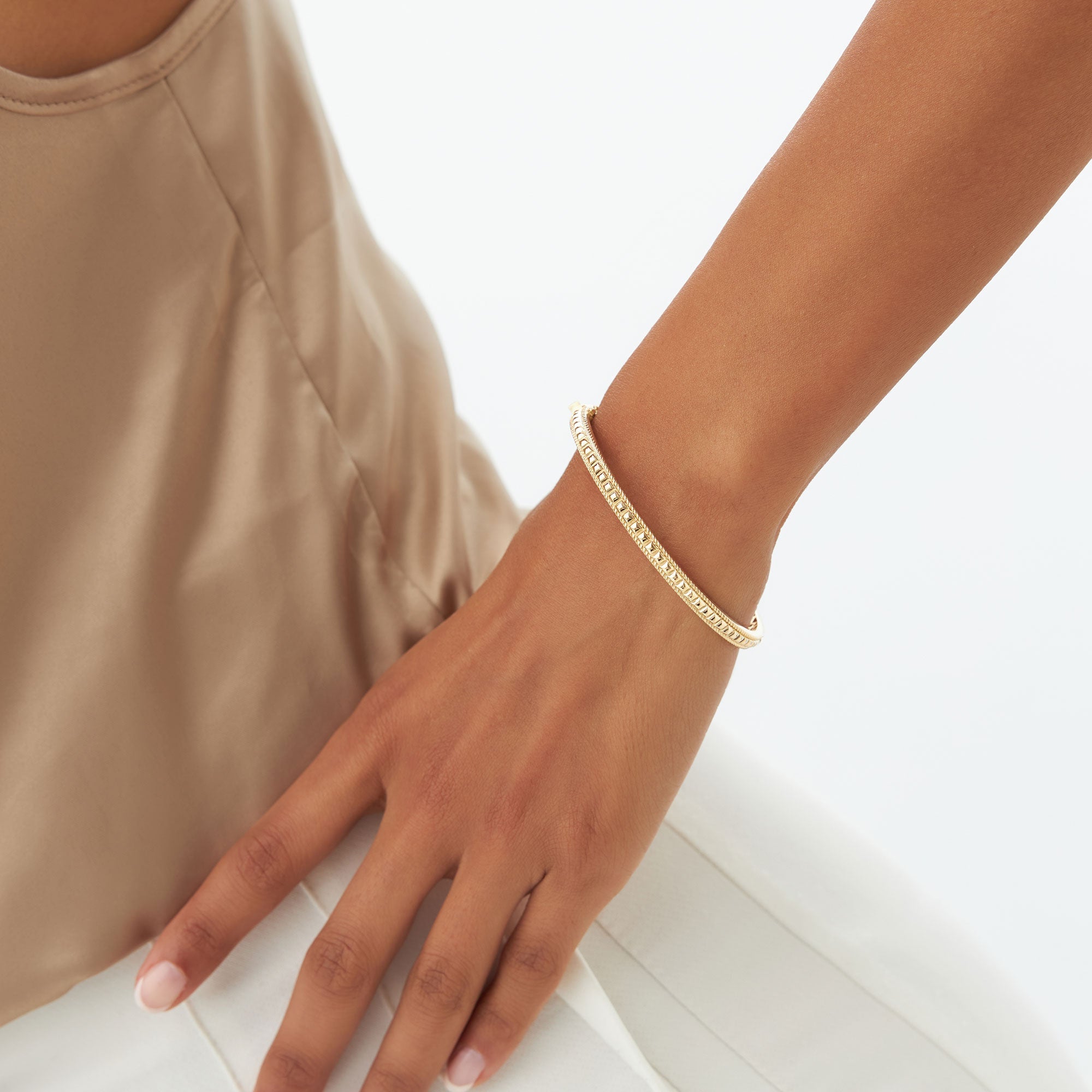 OBFJ1166 - 14k Pyramid Gold Bangle Bracelet 4