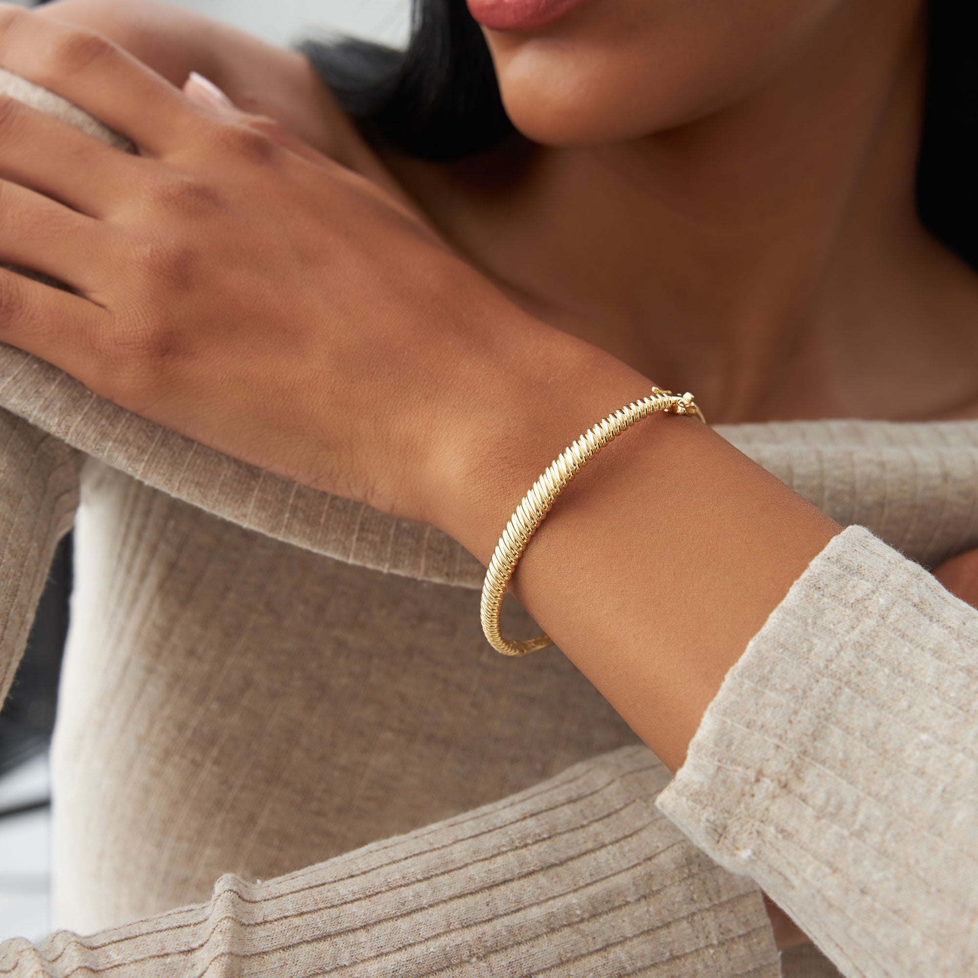 OBFJ0751 - 14K Gold Twist Bangle Bracelet 6