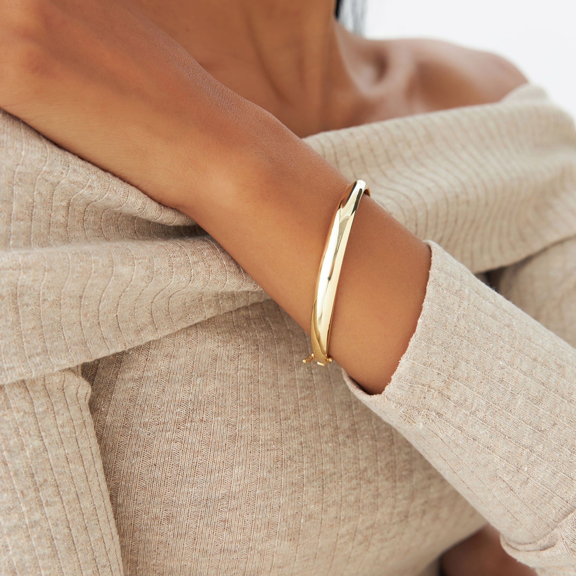 OBFJ1109 - 14K 7.5MM Classic Dome Gold Bangle Bracelet 6
