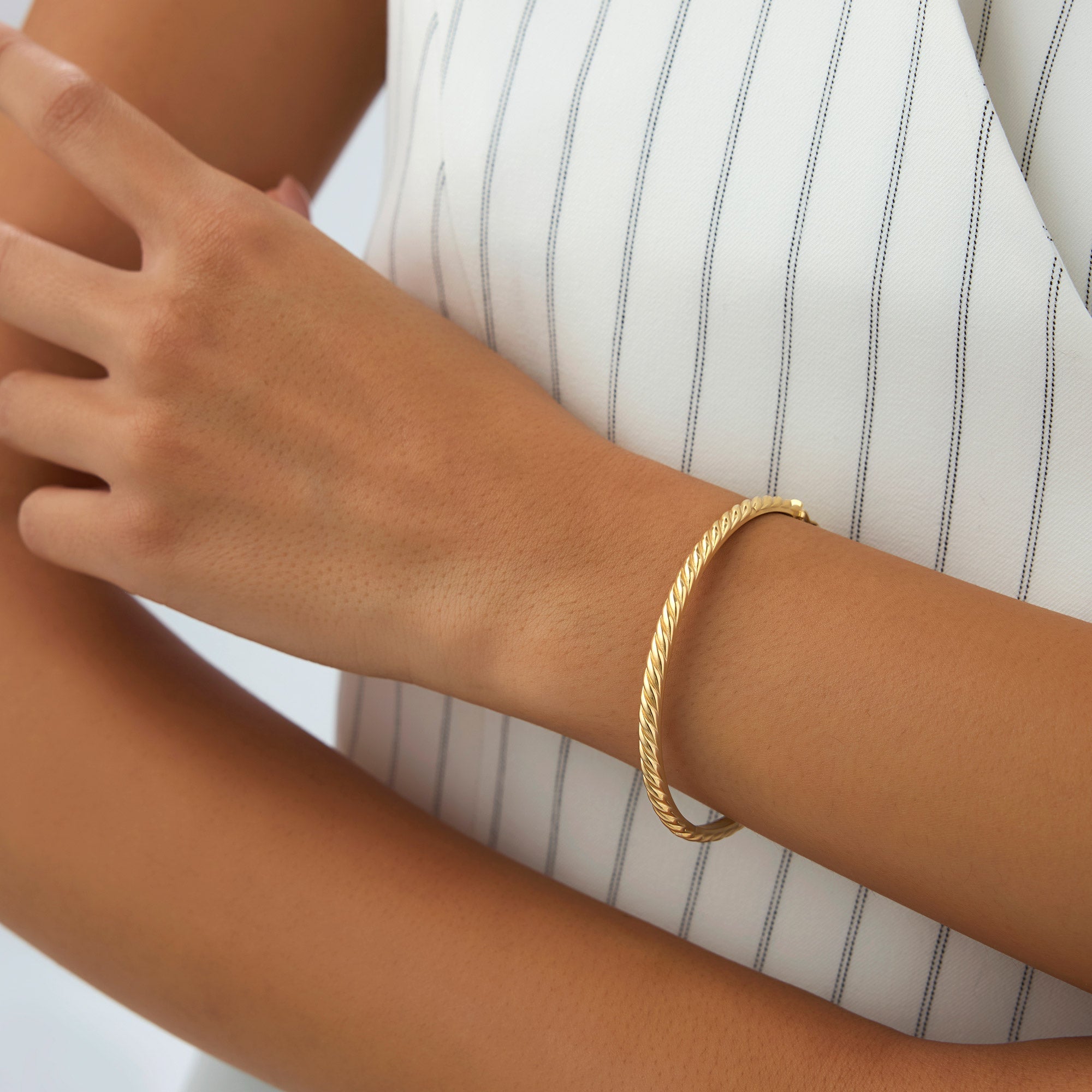 OBFJ0857 - 14K Twist Rope Dainty Cable Bangle 3