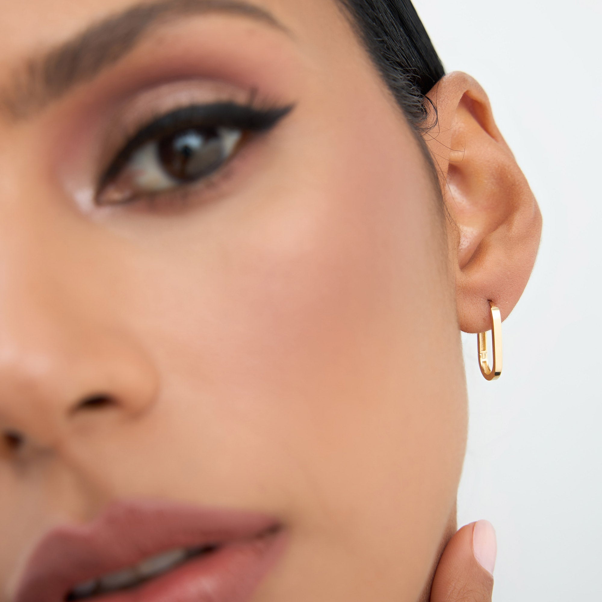 OBFJ2183 - 14k Gold Paperclip Hoop Earrings 2