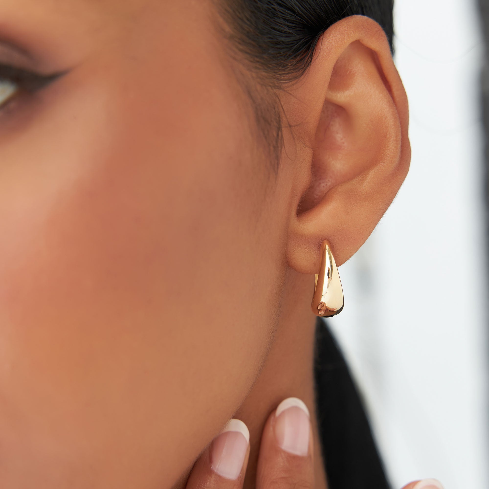 OBFJ1231 - 14k Gold Teardrop Hoop Earrings 5