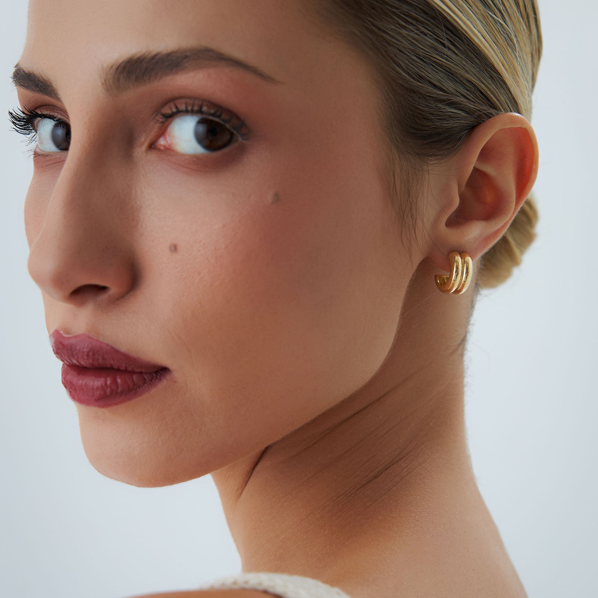 OBFJ1332 - 14k Solid Gold Twin C Hoops 2