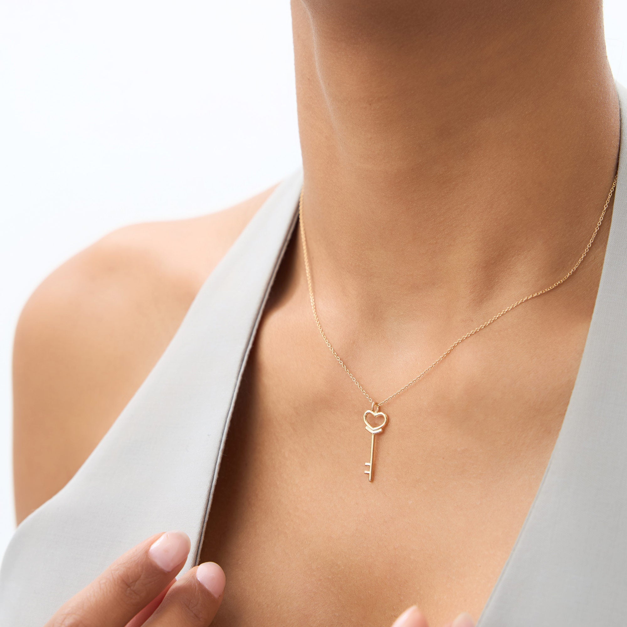 OBFJ0937 - 14K Heart Key Necklace 3