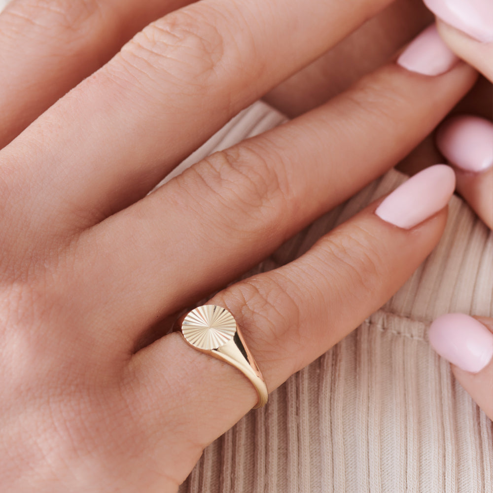OBFJ2271 - 14k Gold Sun Signet Ring 2
