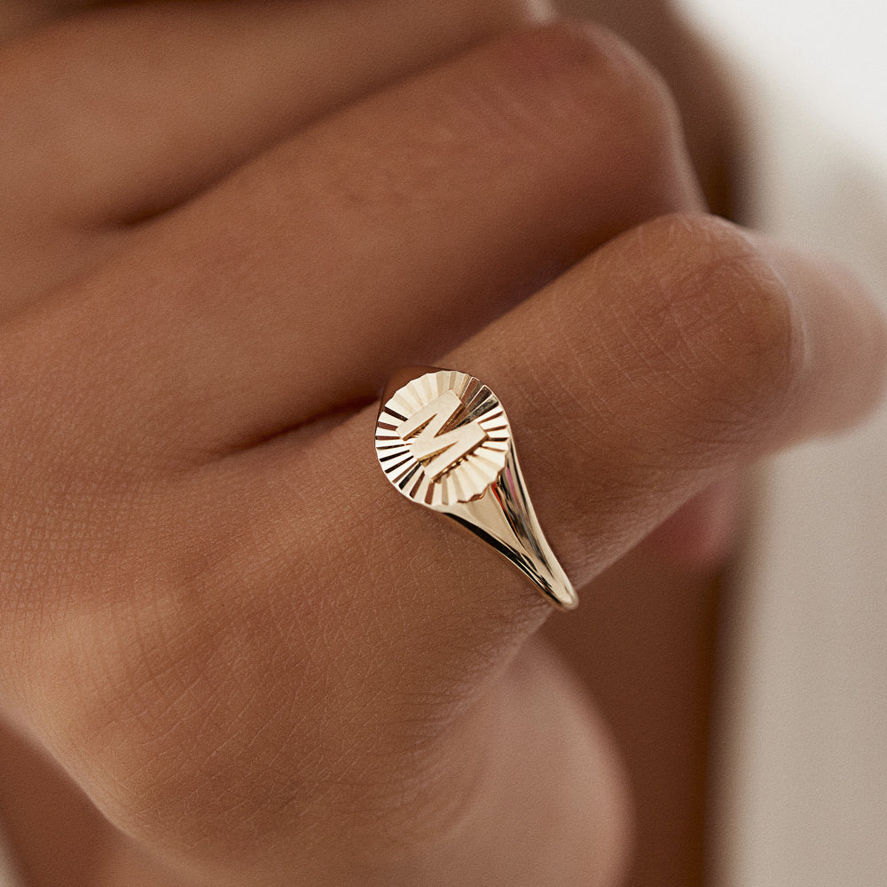 OBFJ1494 - 14k Sunburst Initial Signet Ring 2
