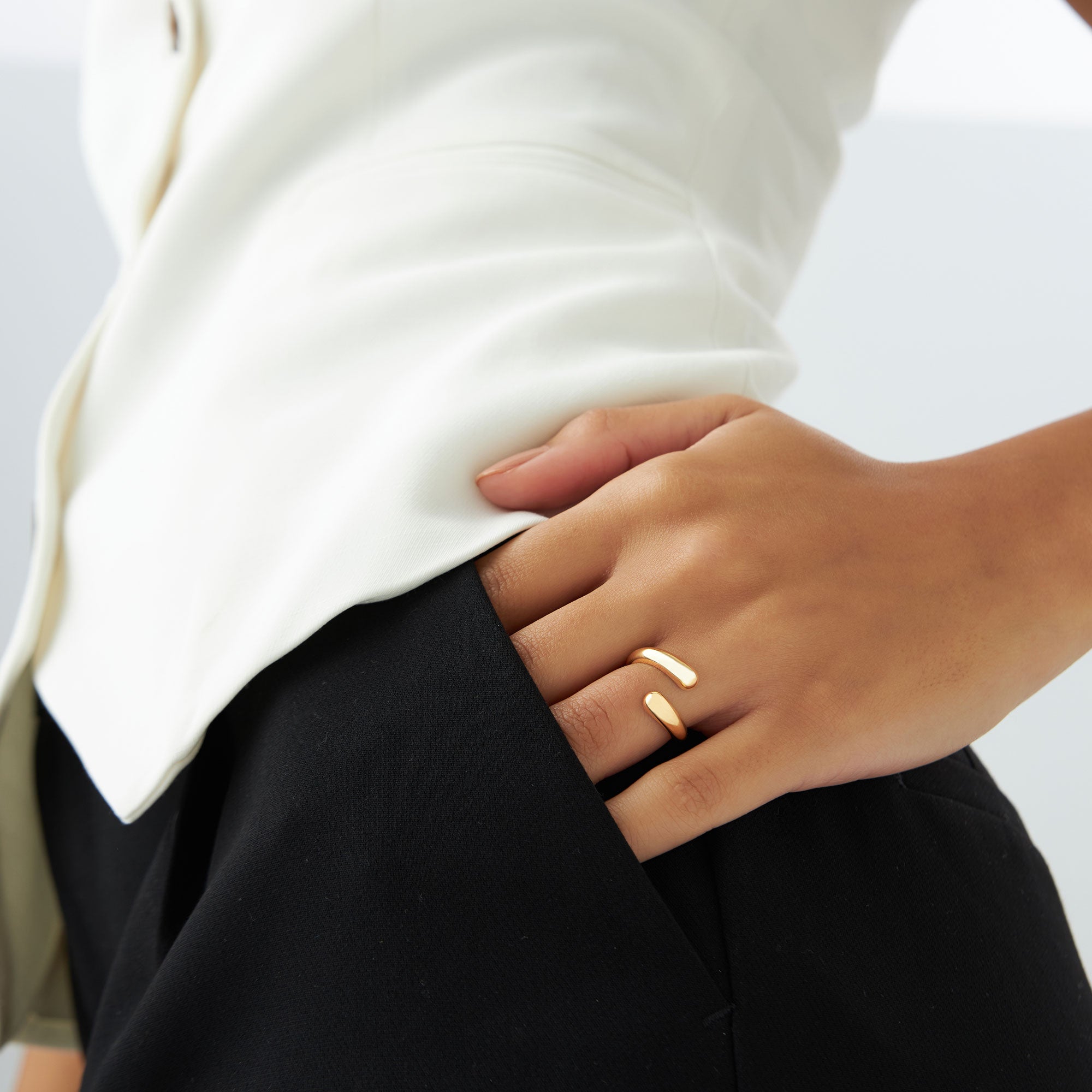 OBFJ0942 - 14K Plain Cuff Ring 5