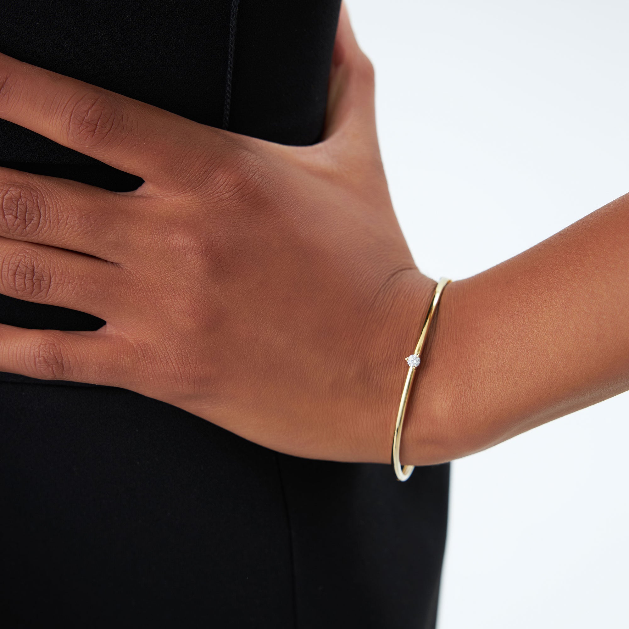 OBFJ1172 - 14k Solitaire Diamond Bangle Bracelet 0.10 - 0.30 ctw 5