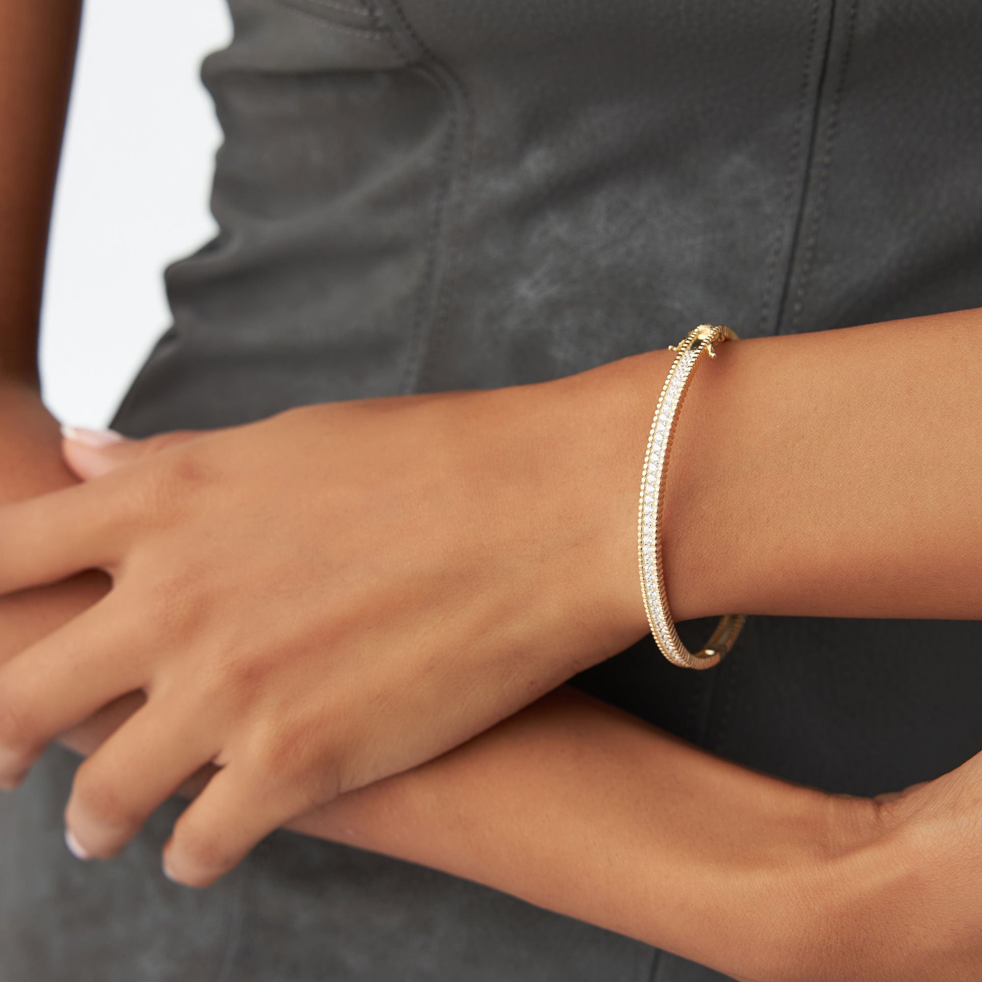 OBFJ1154 - 14k Milgrain Diamond Bangle Bracelet 3