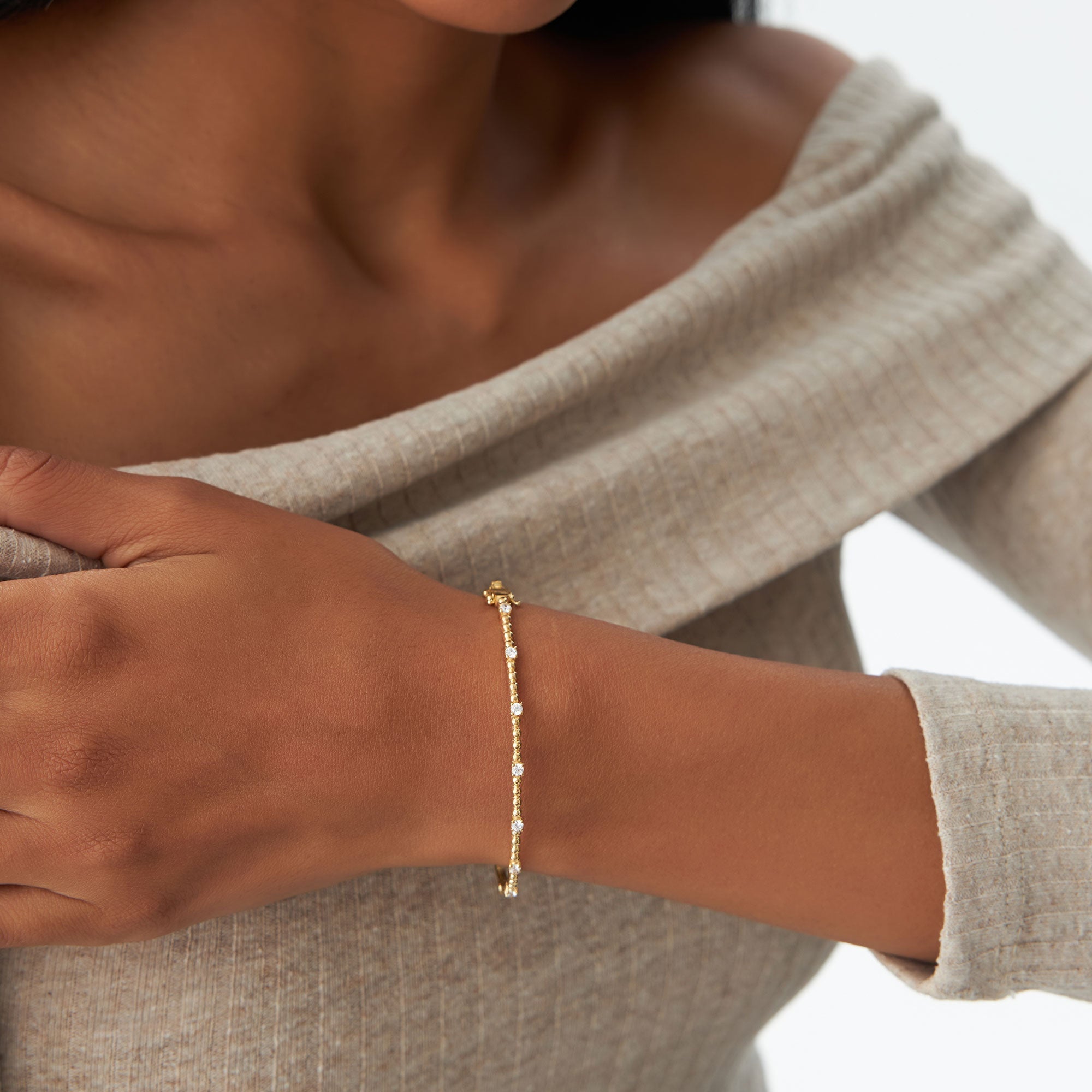 OBFJ1164 - 14K Beaded Gold Diamond Bangle Bracelet 2