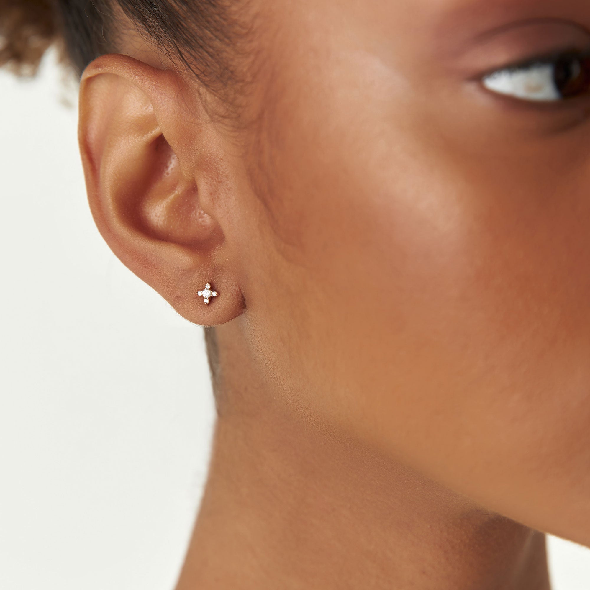 OBFJ1335 - 14K Gold Criss Cross X Diamond Earring Studs 2
