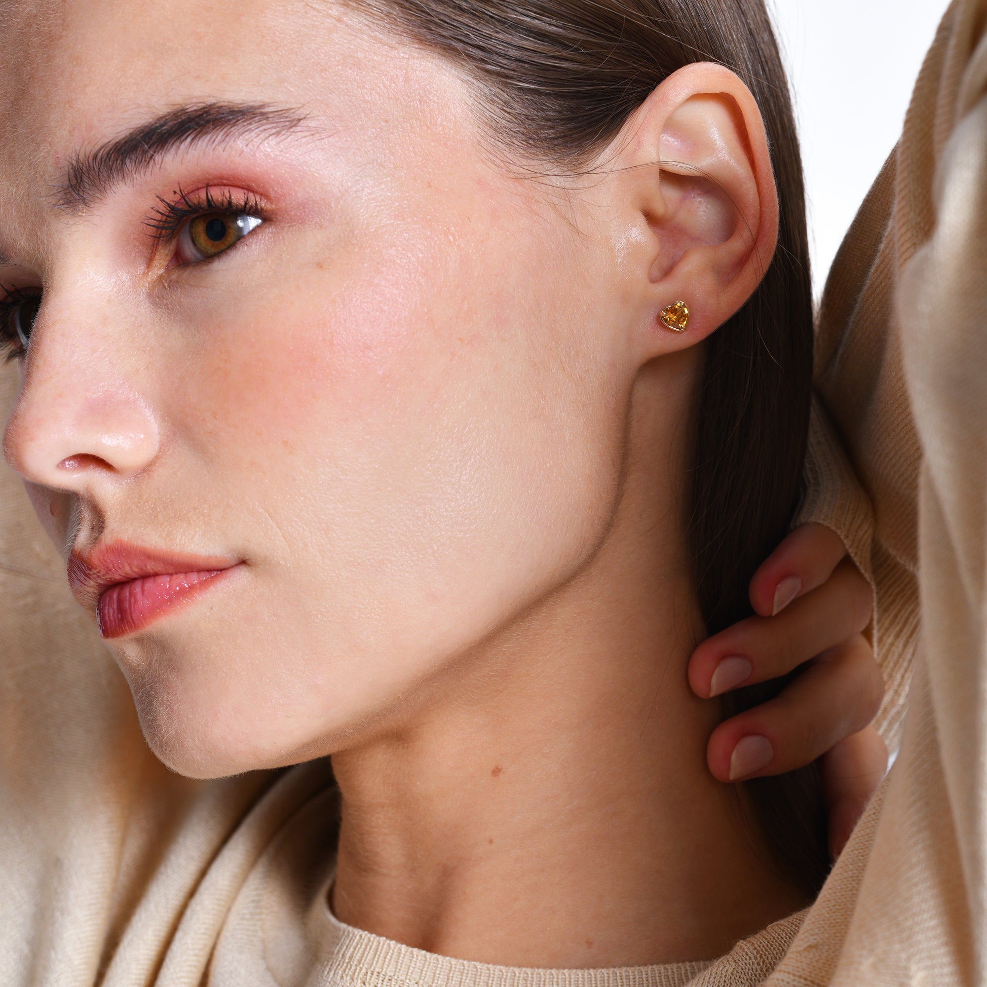 OBFJ0489 - 14K Heart Shaped Citrine Stud Earrings 3