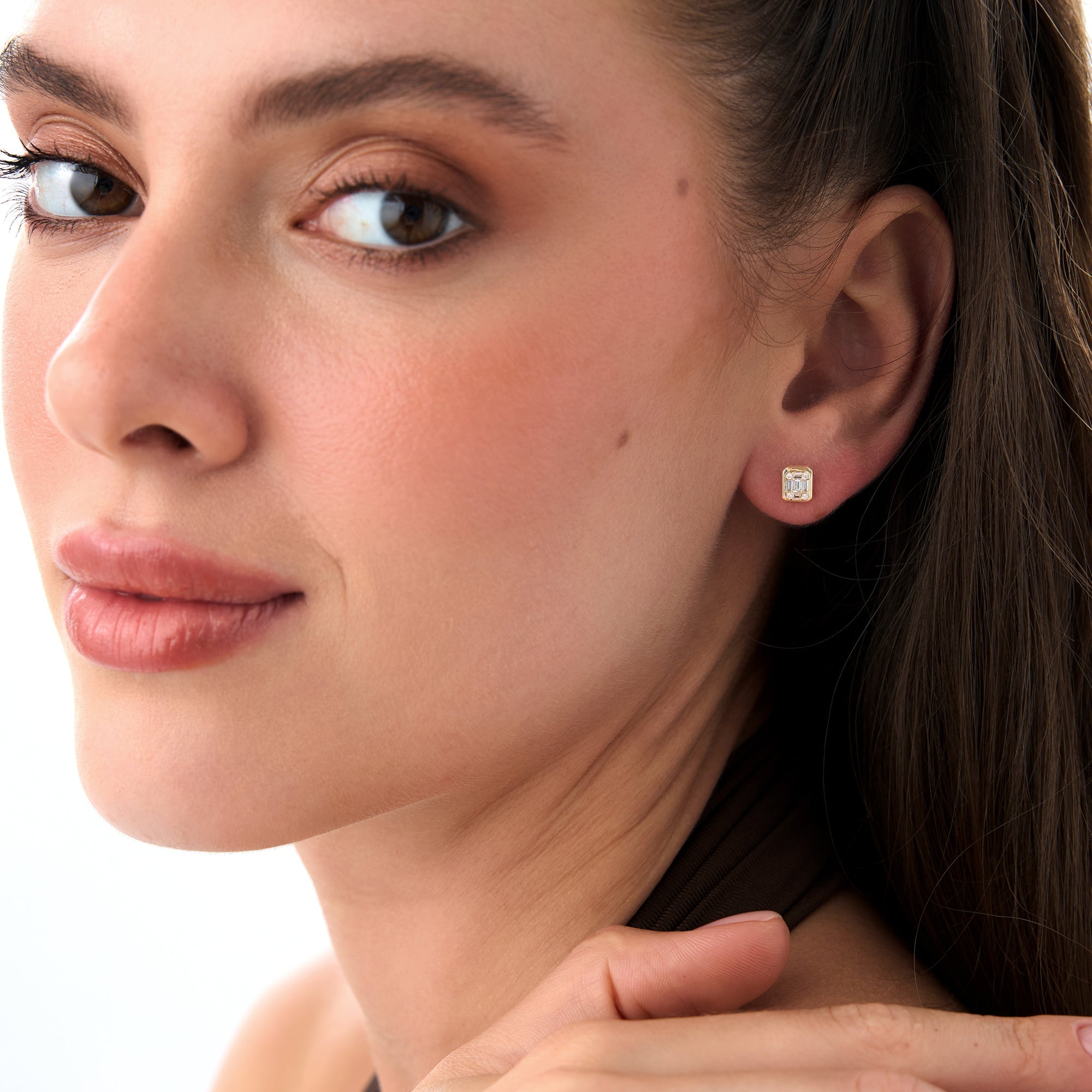 OBFJ0675 - 14k Baguette and Round Illusion Setting Diamond Studs 3