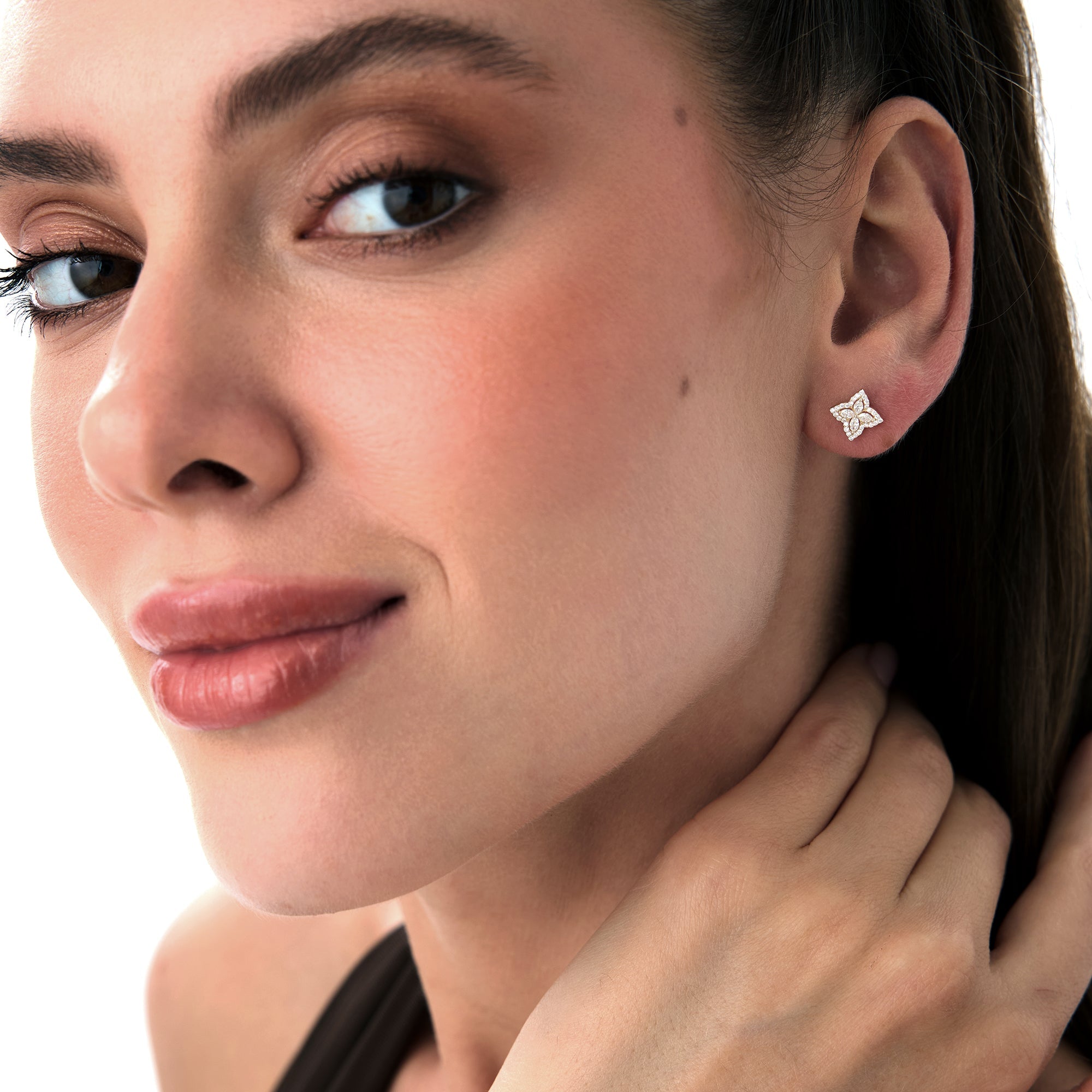 OBFJ0669 - 14k Diamond Petal Halo Stud Earrings 4
