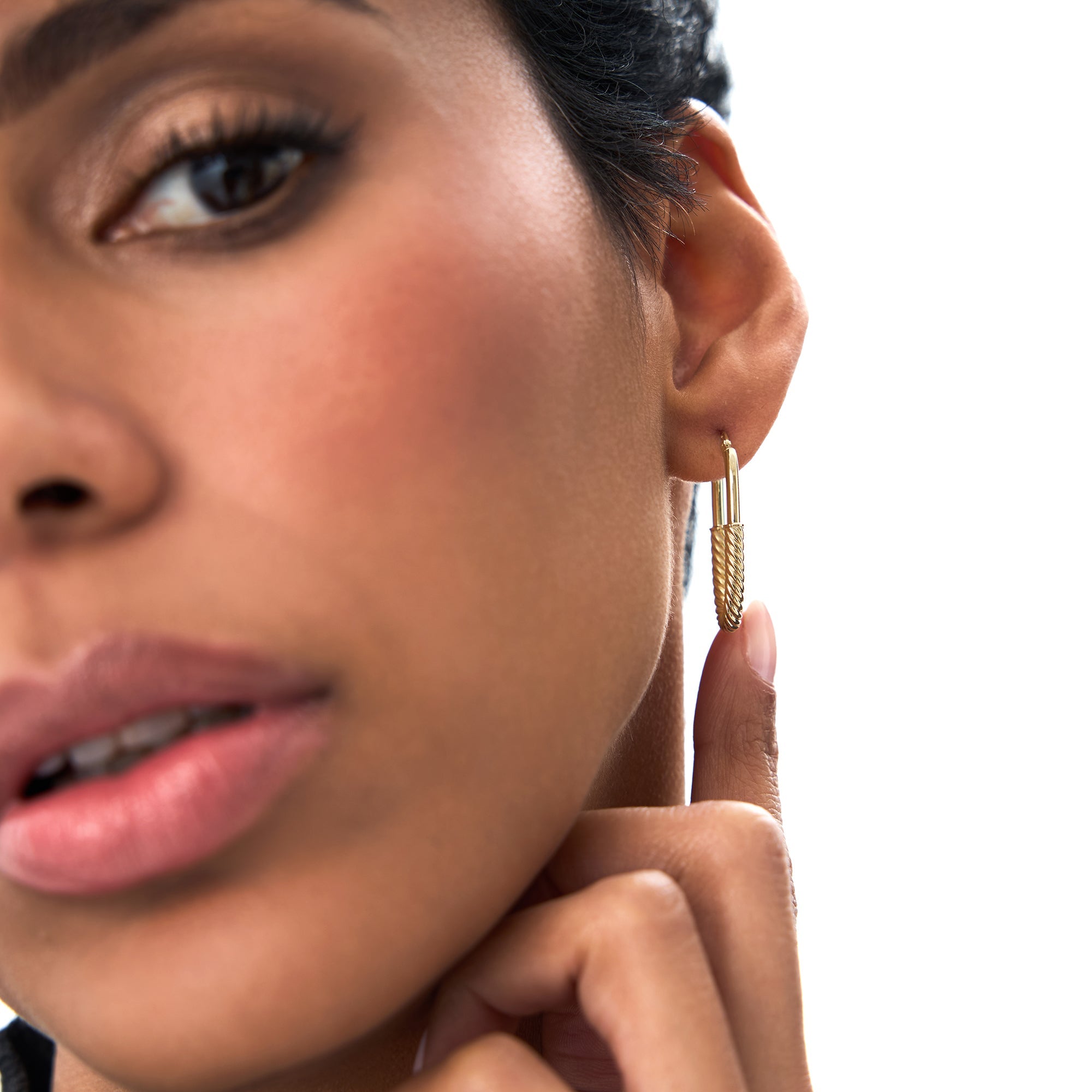 OBFJ0736 - 14K Gold Twisted Rope Oval Hoop Earrings 7