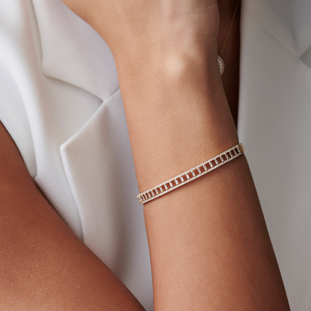 OBFJ1519 - 14K Baguette & Round Diamond Bangle Bracelet 2