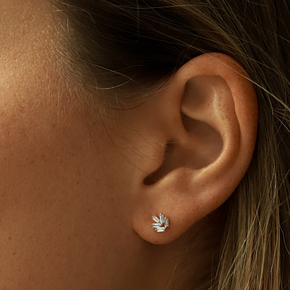 OBFJ2142 - 14k  Dainty Minimal Baguette Diamond Studs 3